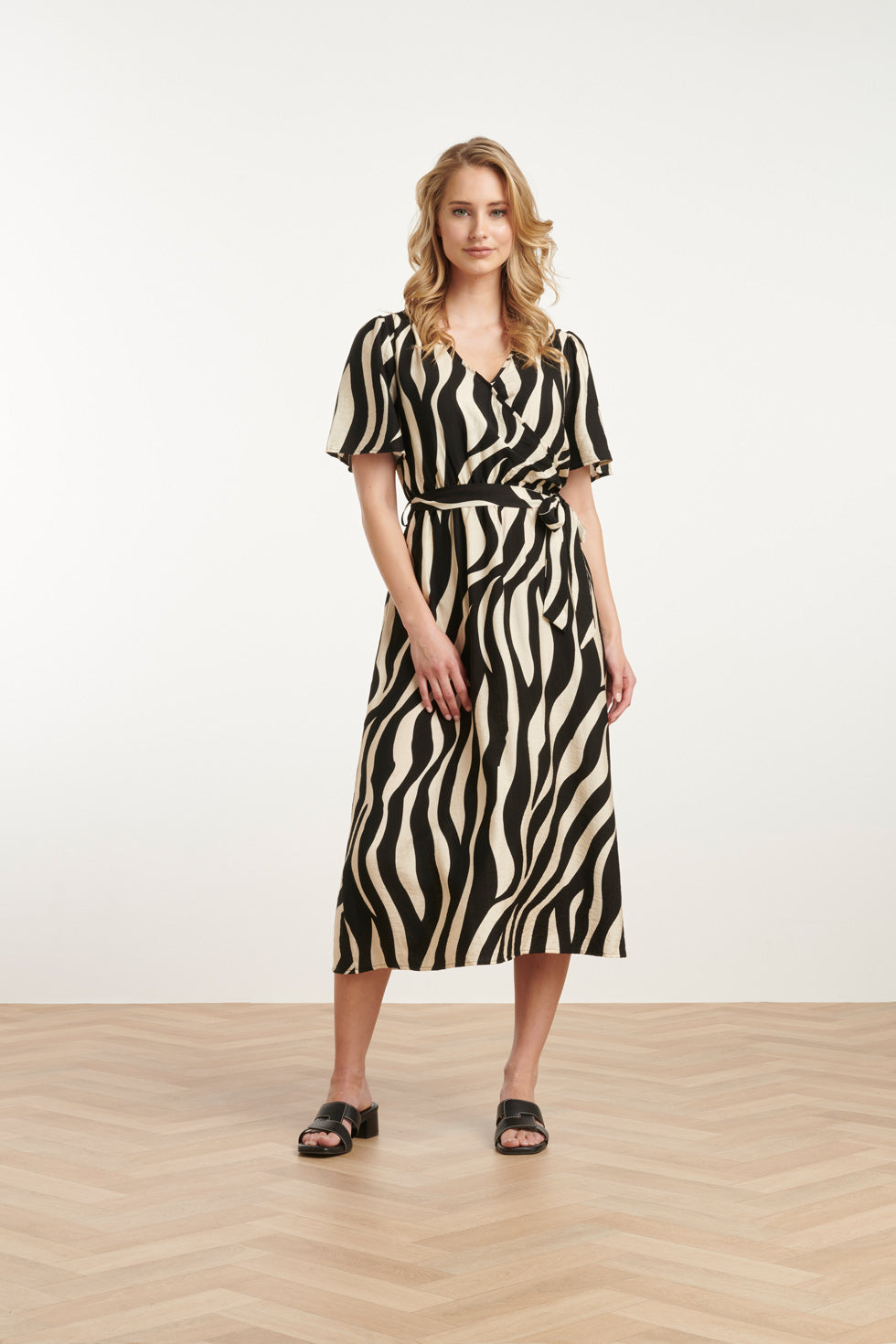 25077 Midi Jurk Met Zebrastijl Print | Offwhite-Black
