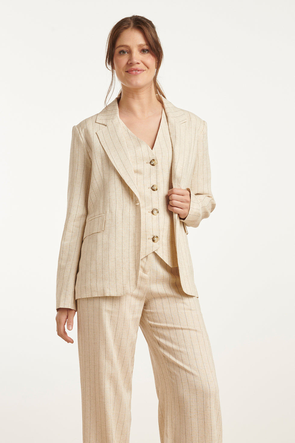 25126 Pinstriped Linen Blazer | Sand-Black