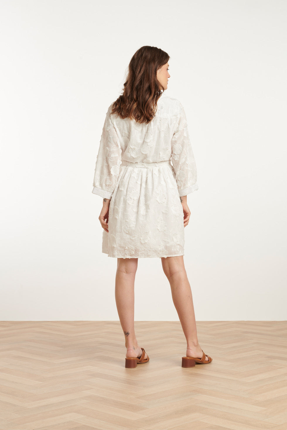 25137 Te 3D Bloemenjurk | White