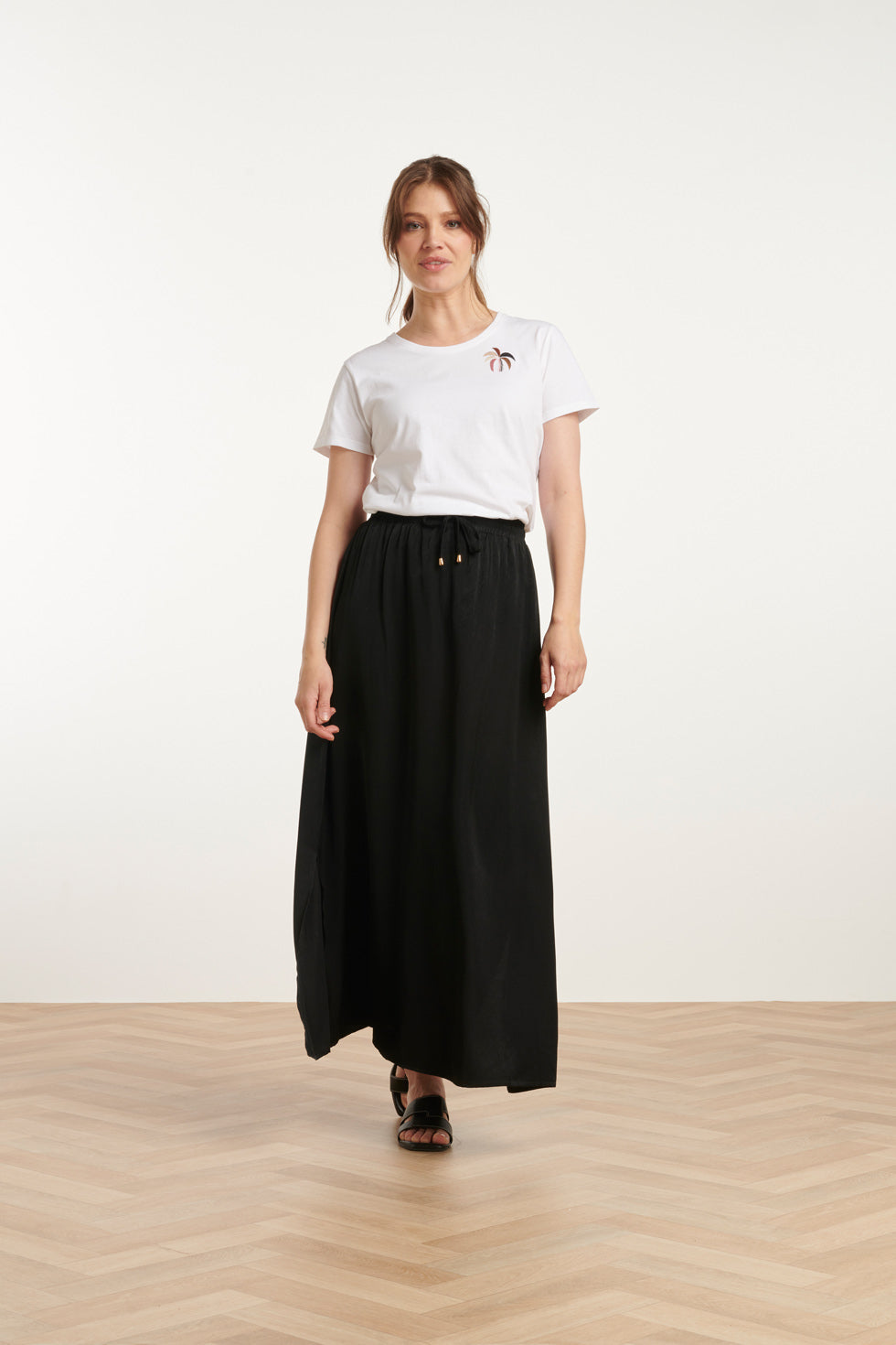 25143 E Rayon Satin Maxi Rok | Black