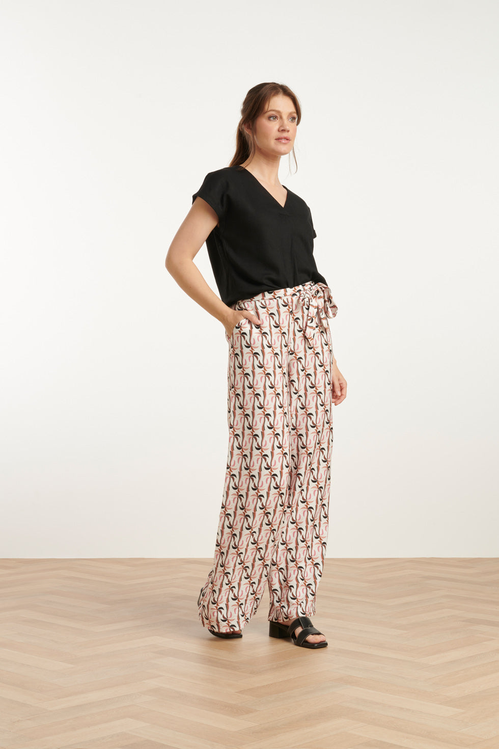 25148 E Linnen Top Met V-Hals | Black