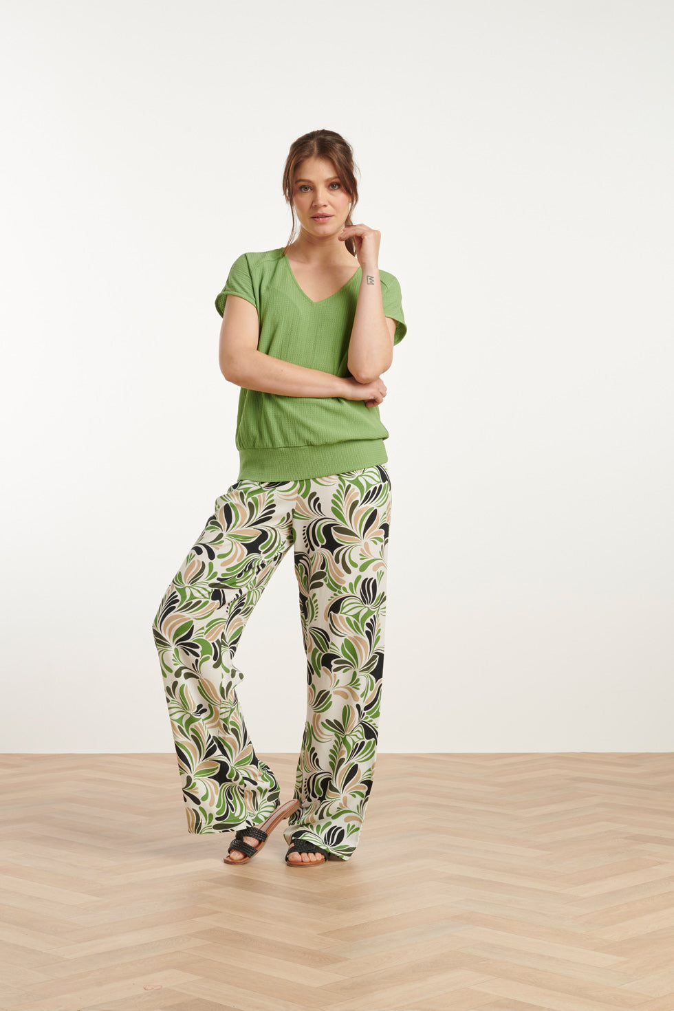 25153 Te Grafische Geprinte Broek | Sand-Light Green