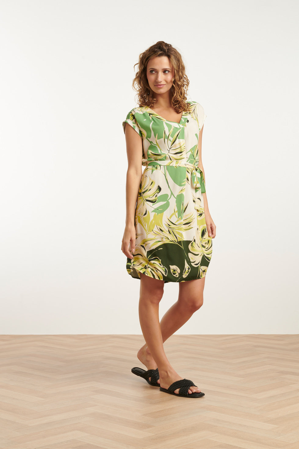 25162 Off White Bladprint Jurk Met V-Hals | Army-Light Green