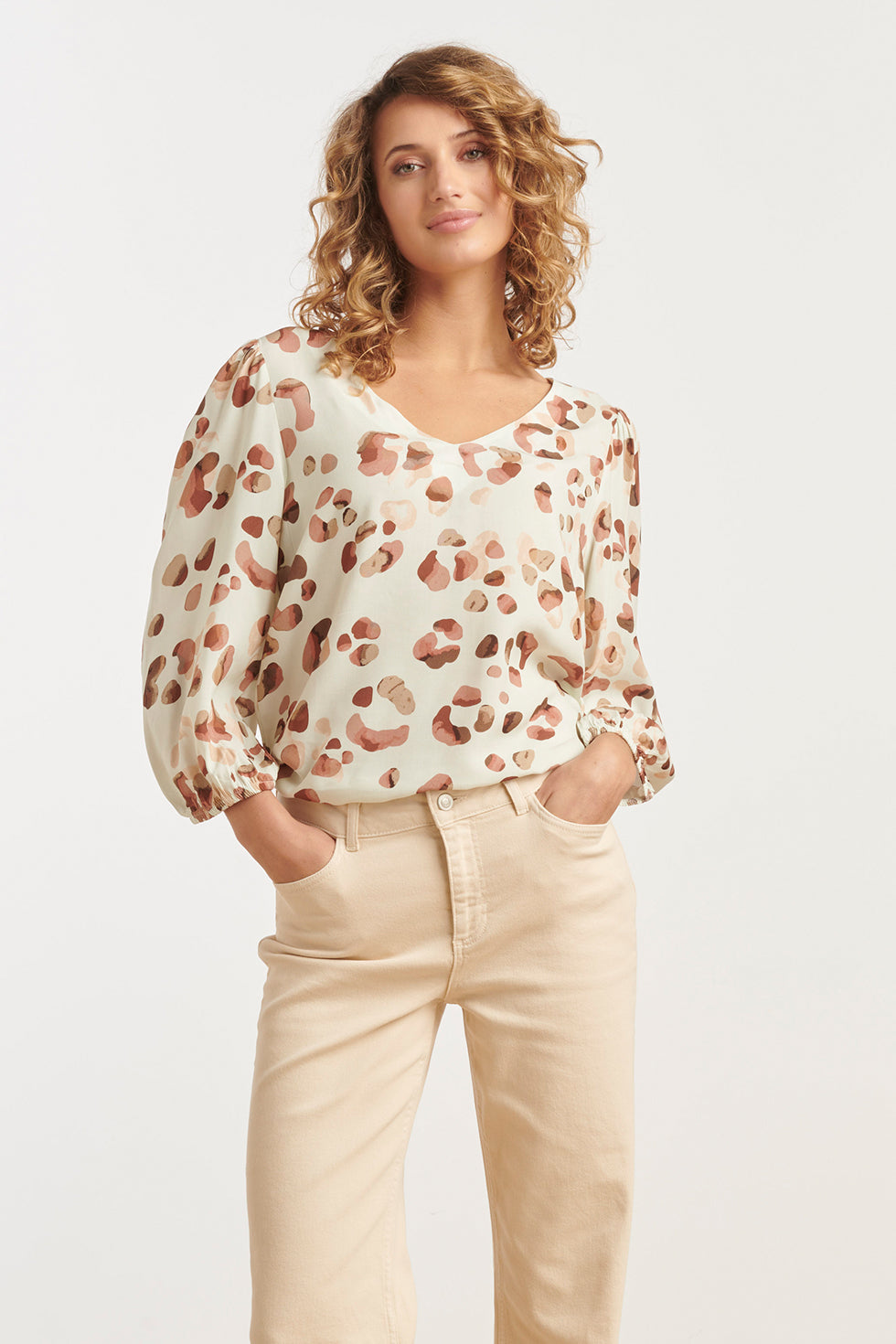 25164 E Animal Print Top Met V-Hals | Sand-Multicolour
