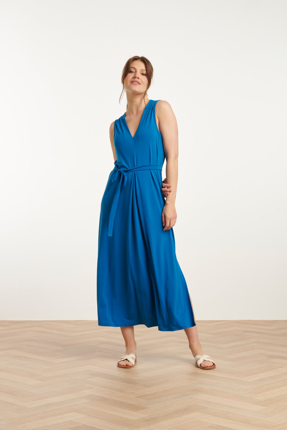 25173 Cobalt Stretch Midi Jurk Met V-Hals | Cobalt Blue