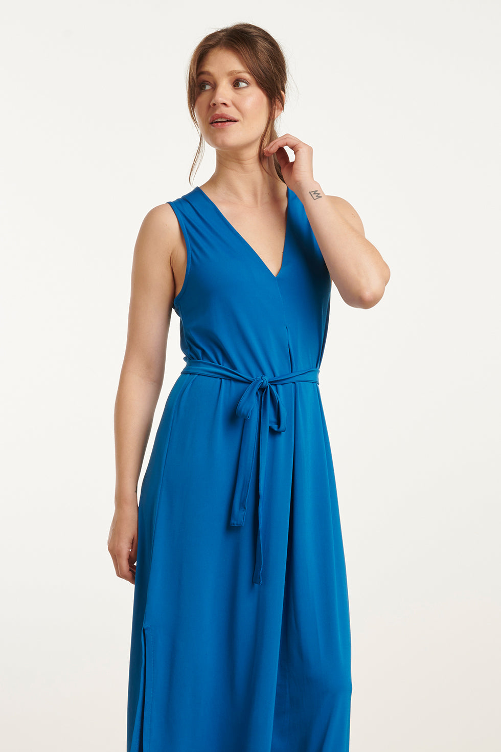 25173 Cobalt Stretch Midi Jurk Met V-Hals | Cobalt Blue