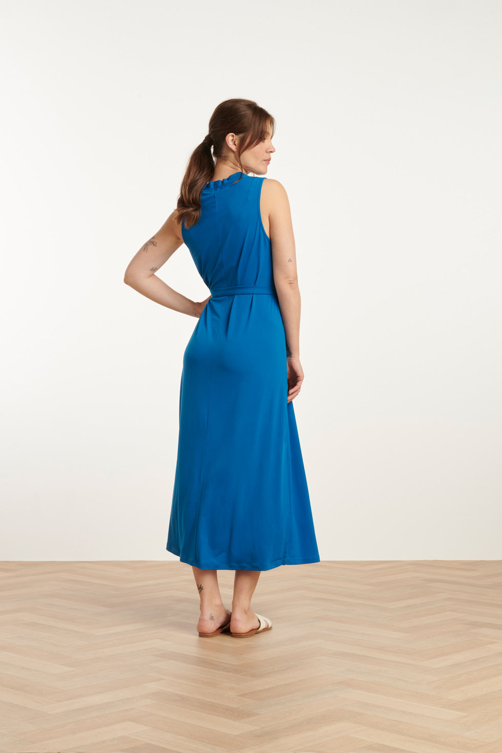 25173 Cobalt Stretch Midi Jurk Met V-Hals | Cobalt Blue