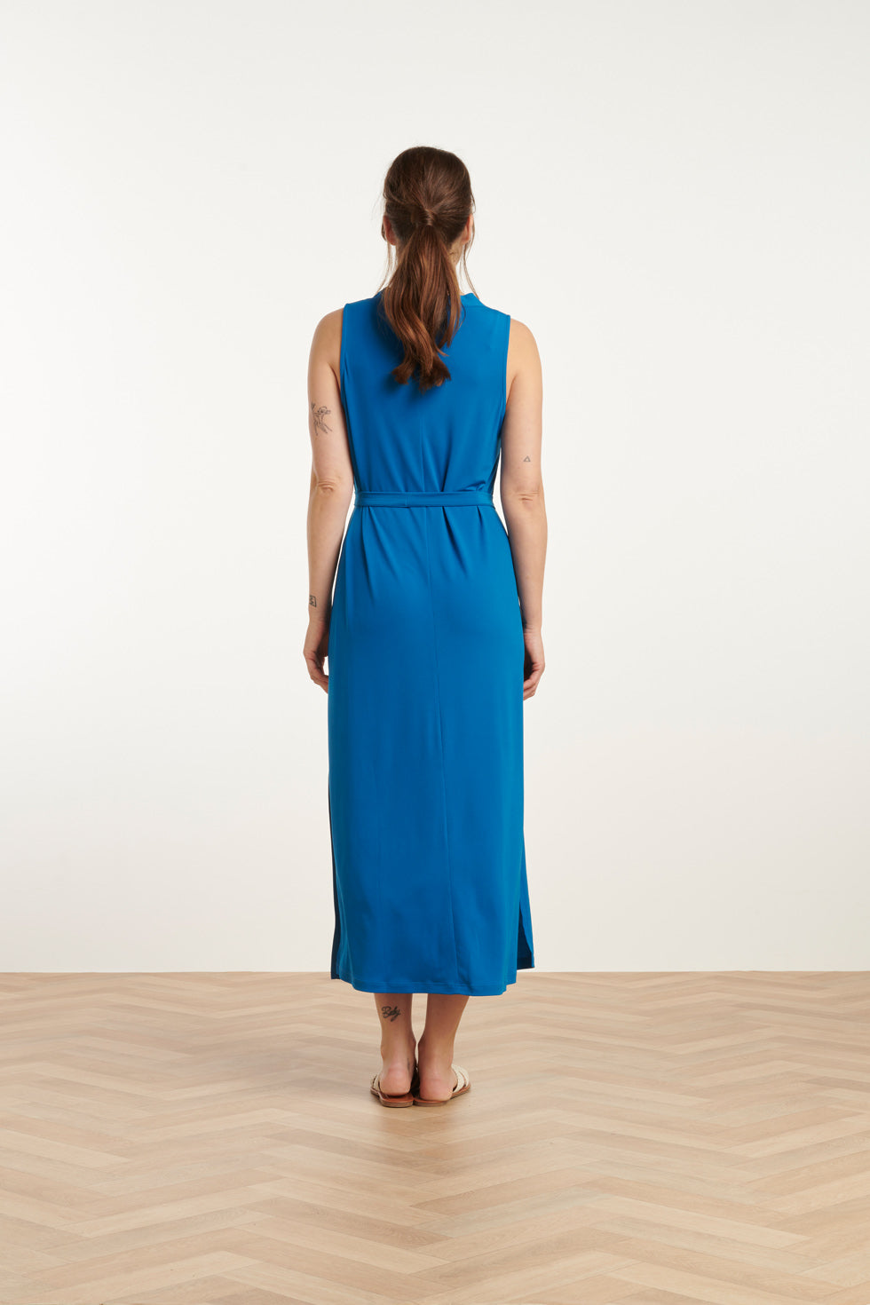 25173 Cobalt Stretch Midi Jurk Met V-Hals | Cobalt Blue