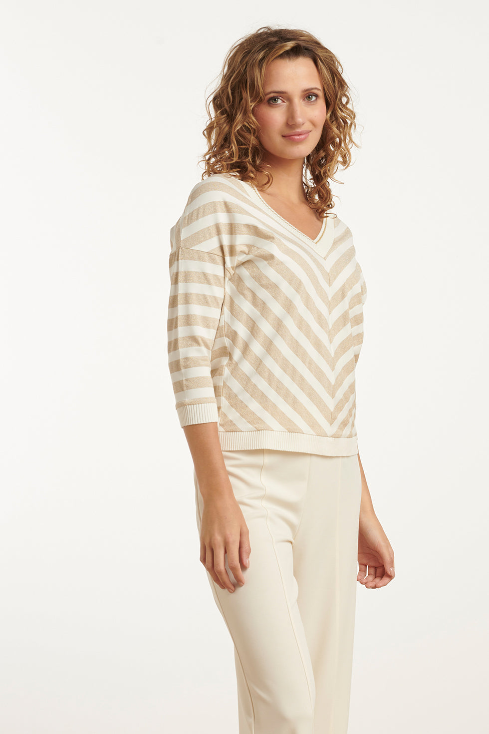 25180 Off White Top Met Chevron Streepprint | Off White-Gold