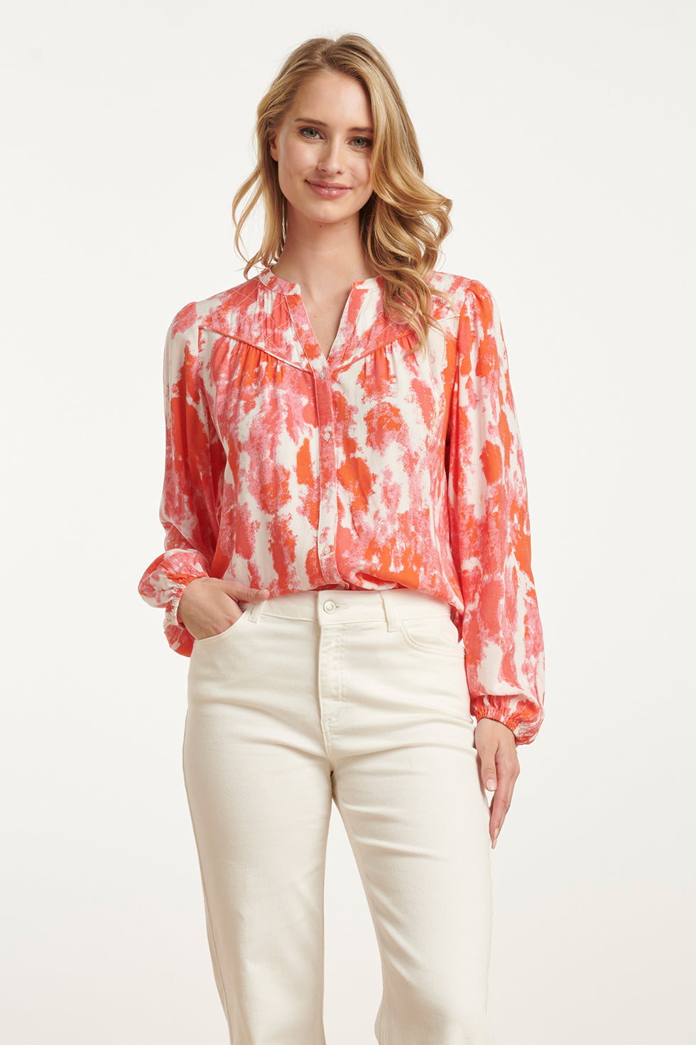 25181 Blouse Met Abstracte Verfspattersperzik | Muticolour