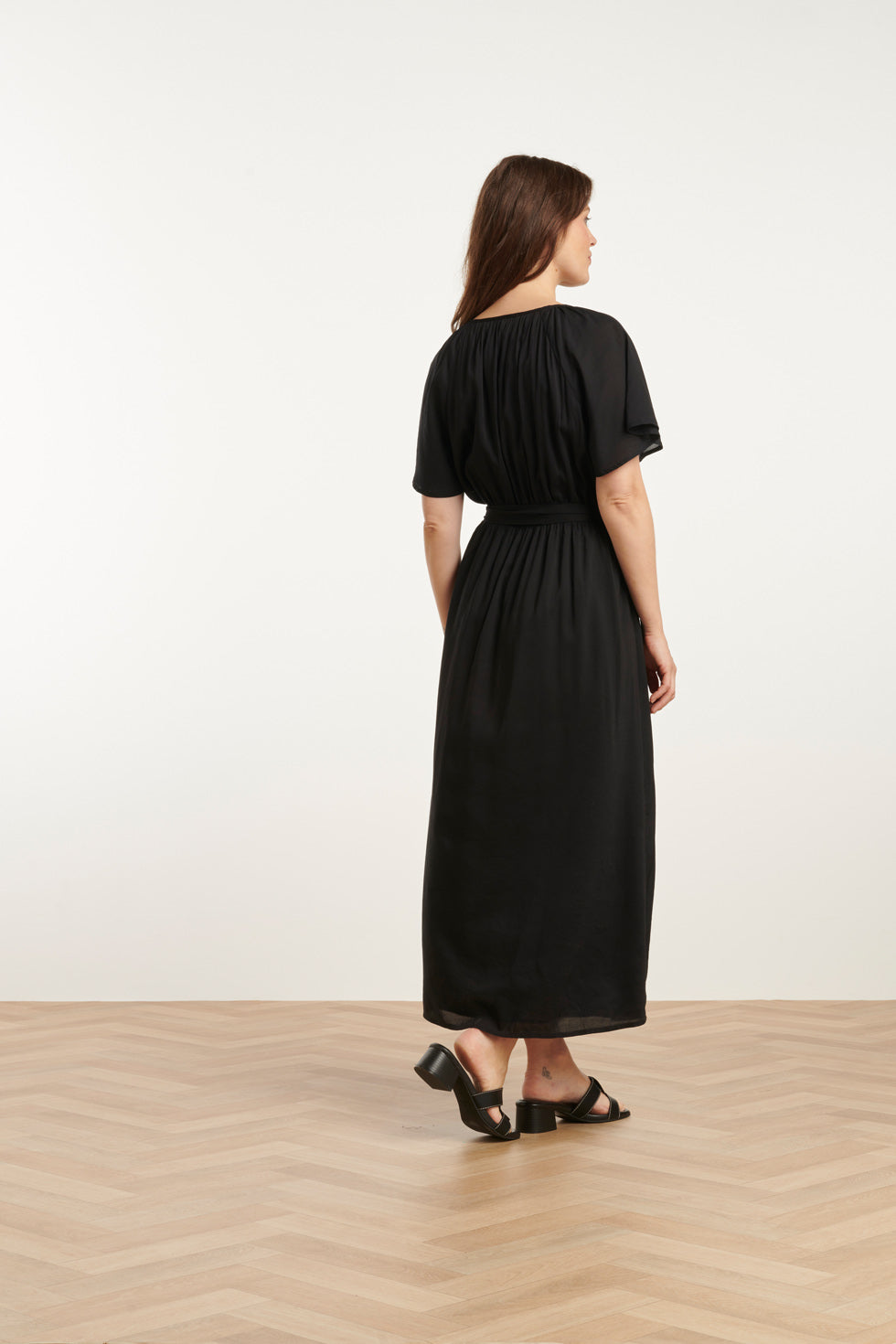 25191 E Viscose Midi Jurk | Black