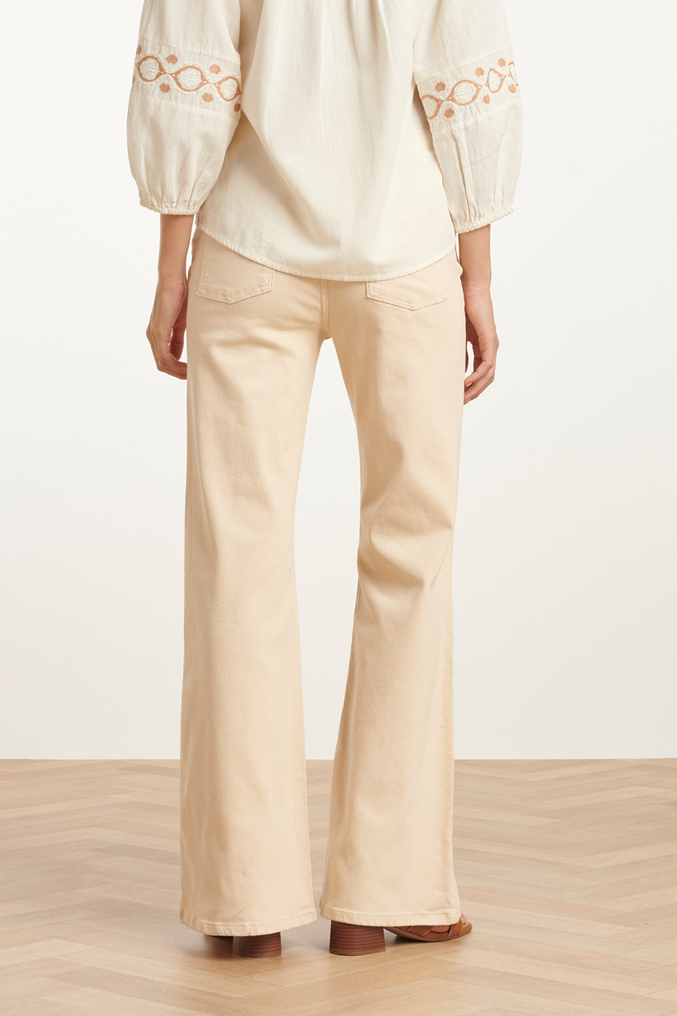25206 Flared Jeans | Sand