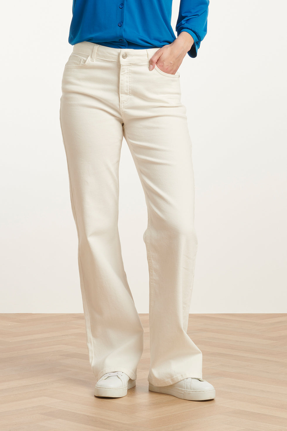 25207 Te Denim Straight Jeans | White
