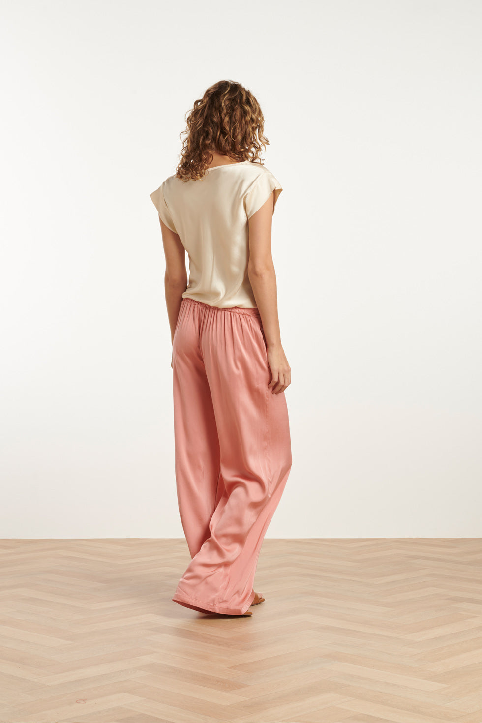 25212 Waterfall Satijn Top | Sand