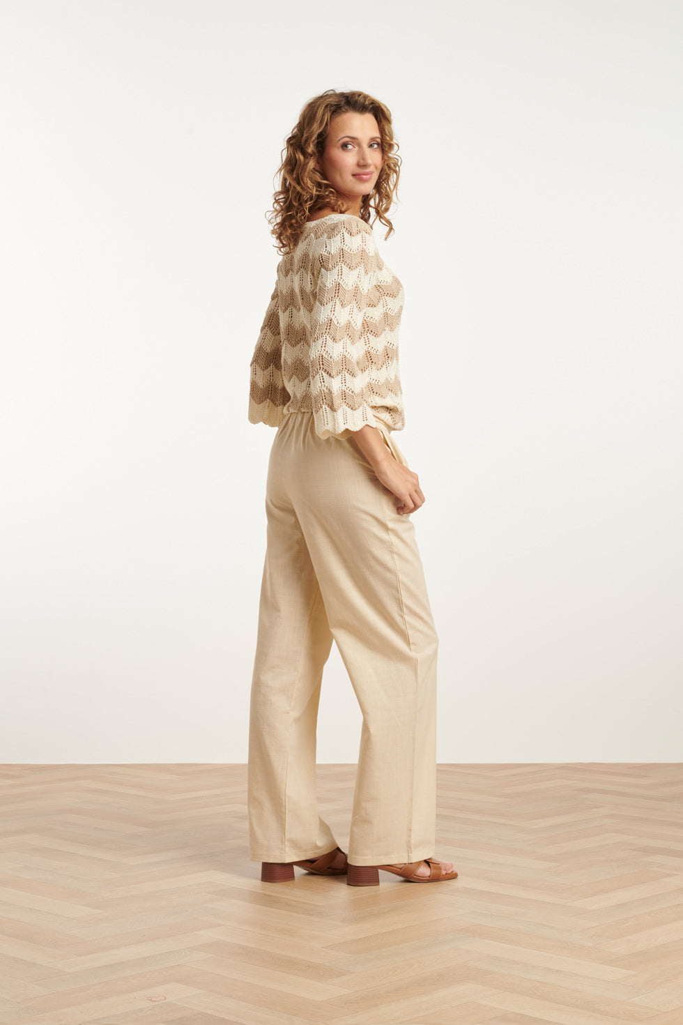 25220 E Zigzag Crochet Top | Sand-Off White