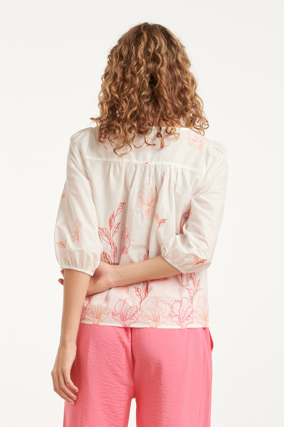 25262 Te Top Met Bloemenborduurselsv-Hals | White-Multicolour