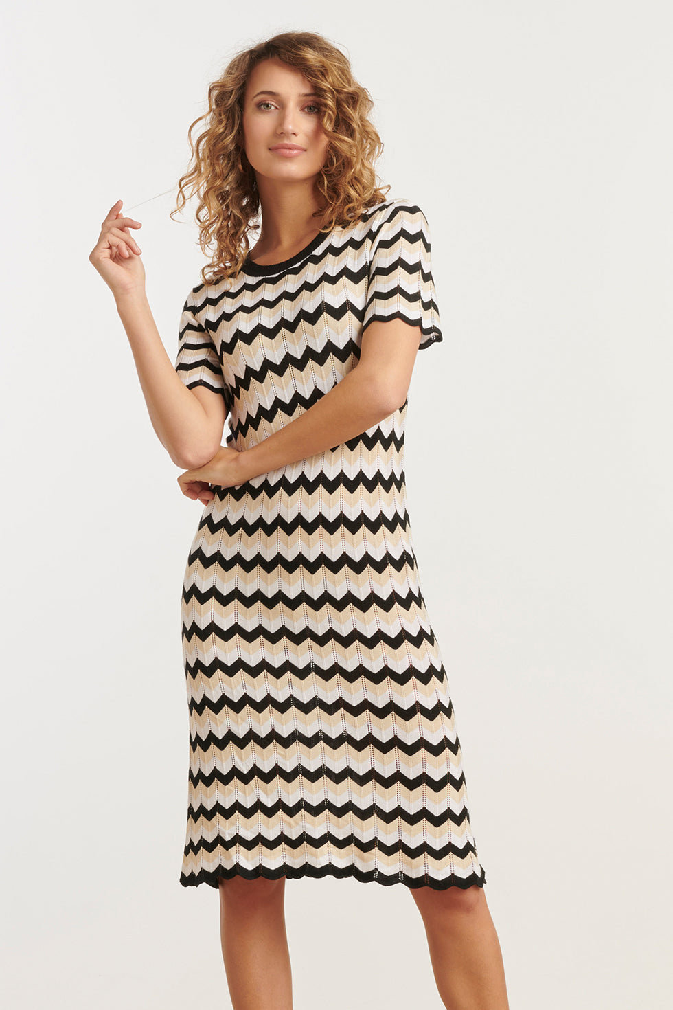 25267 Zigzag Gebreide Jurk, | Sand-Black