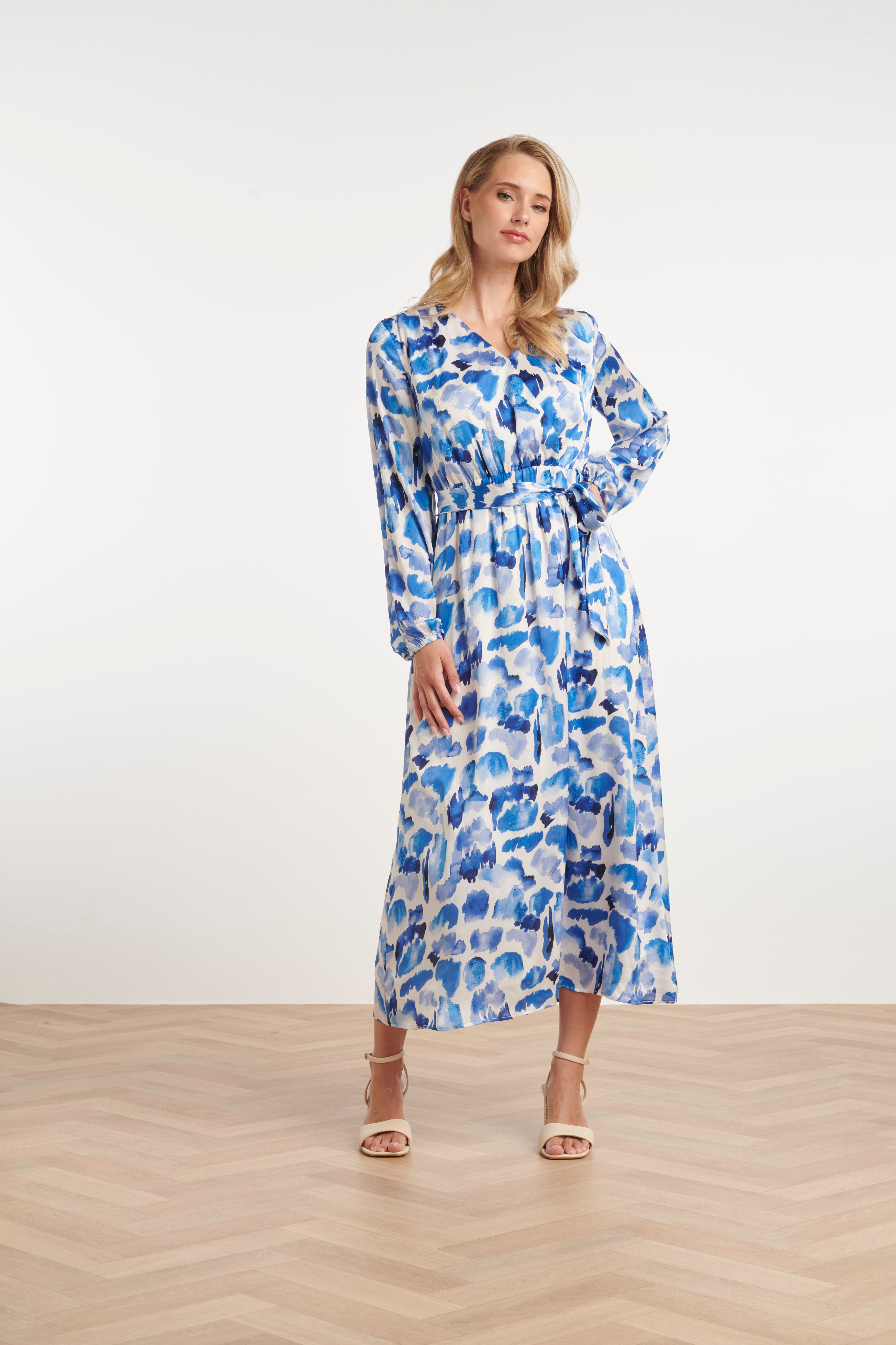 25364, Jurken | White-Blue