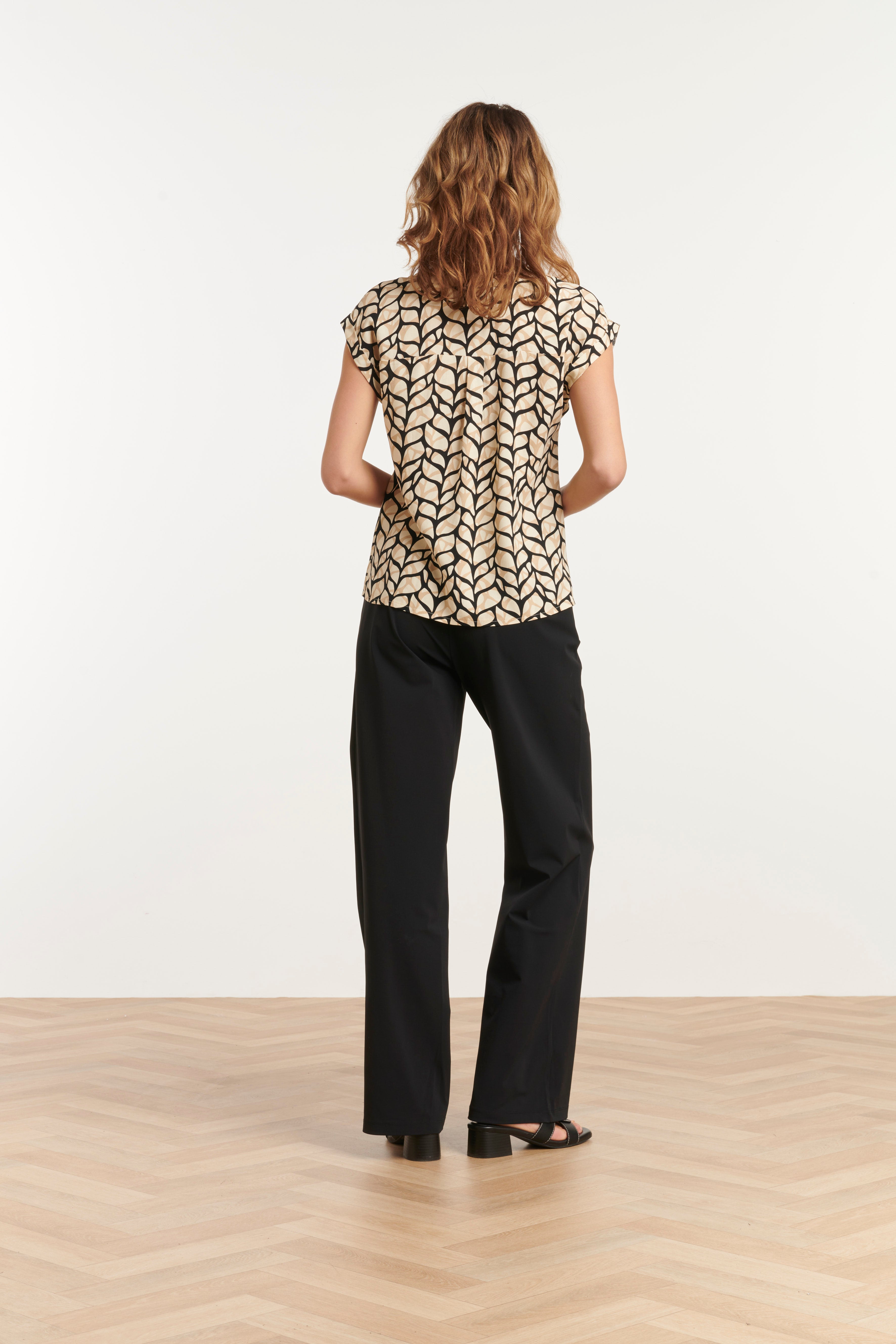 25417, Tops | Sand-Black