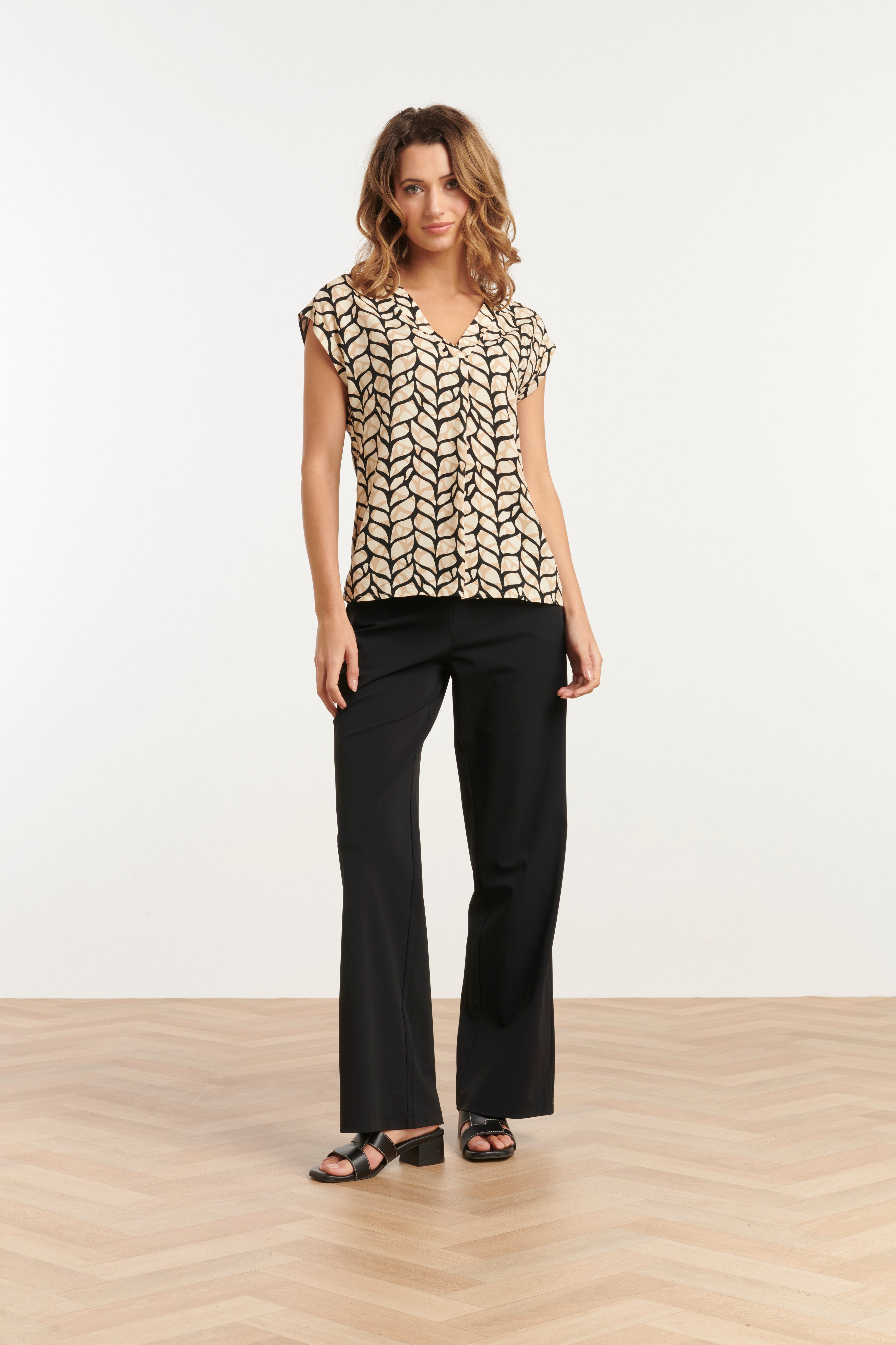25417, Tops | Sand-Black
