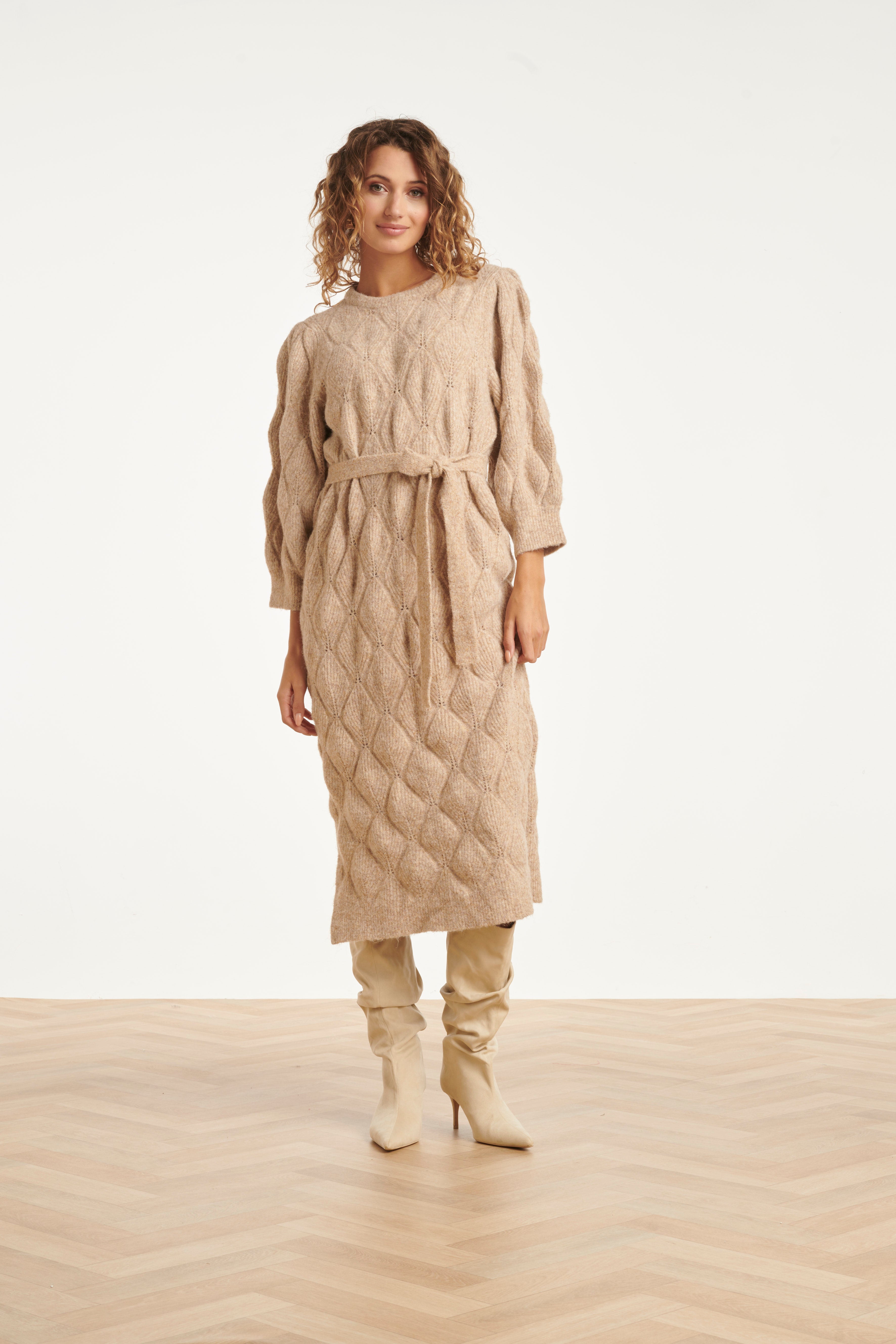 25501 Smashed Lemon Damesgebreide Midi Jurk | Camel