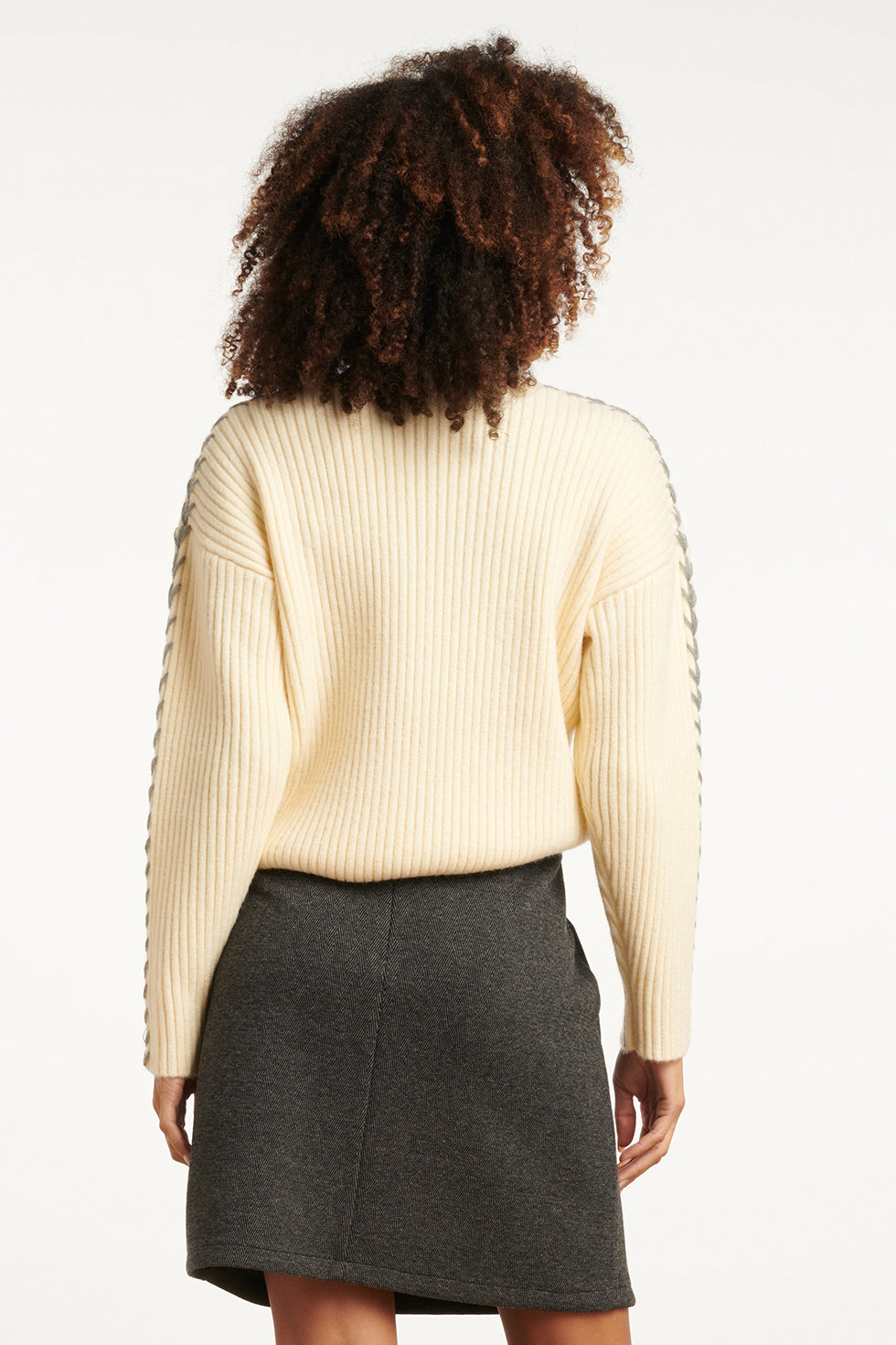 25518 Damestop | Off White - Grey