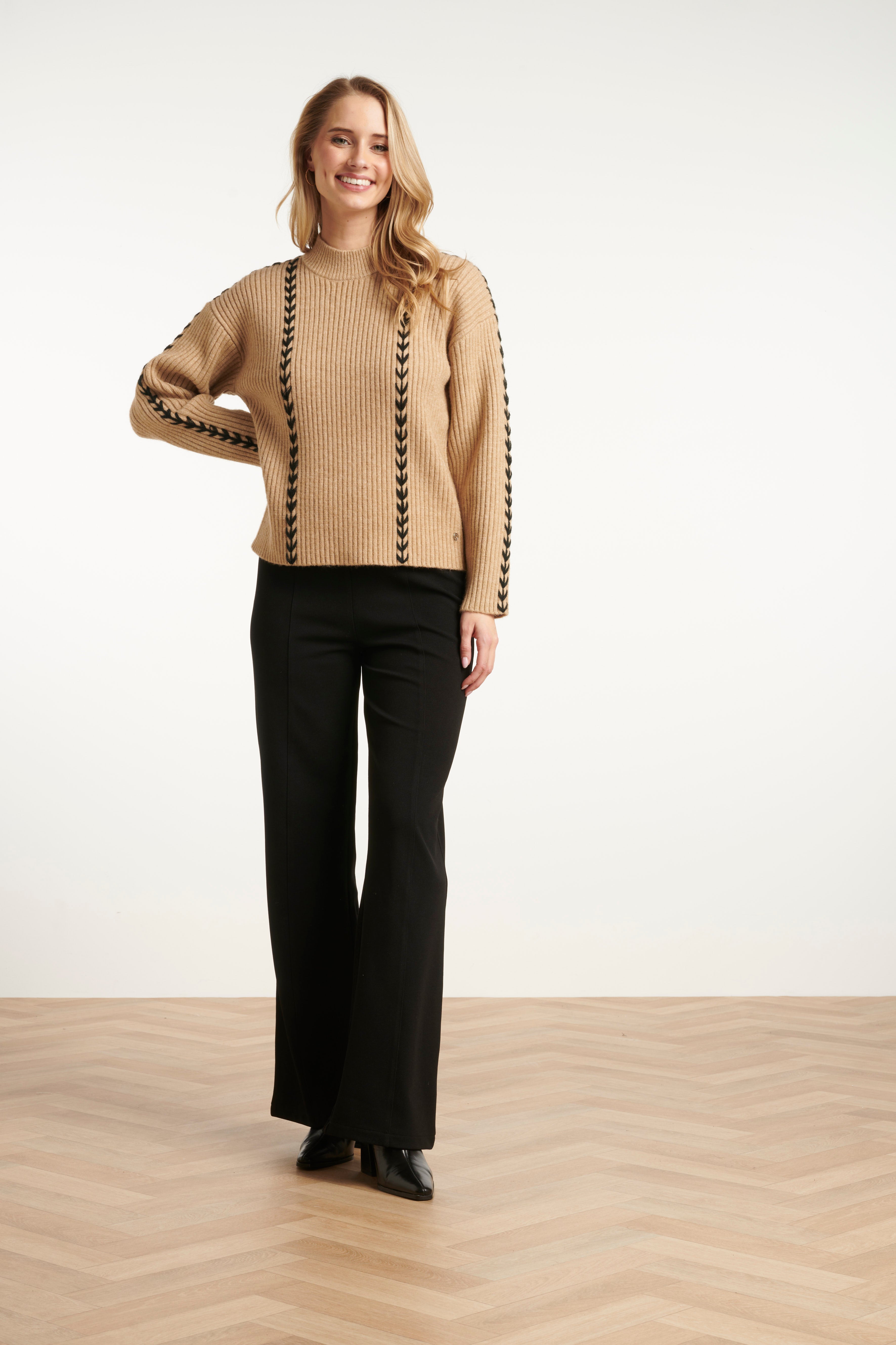 25518 Smashed Lemon Damestop | Camel - Black