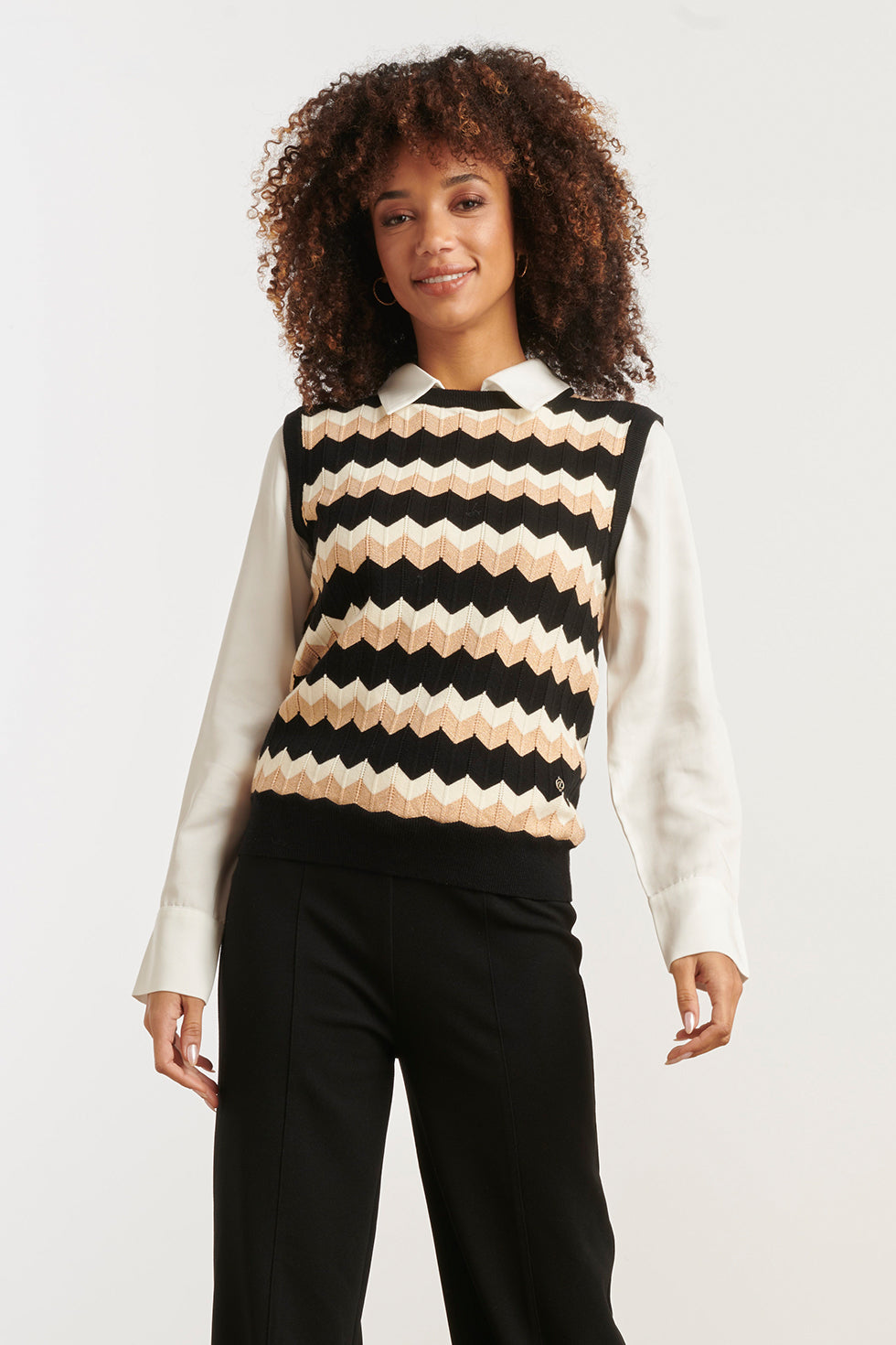 25525 Zigzag Top in Zwarten Zand – Mouwloze Gebreide Spencer | Black - Sand