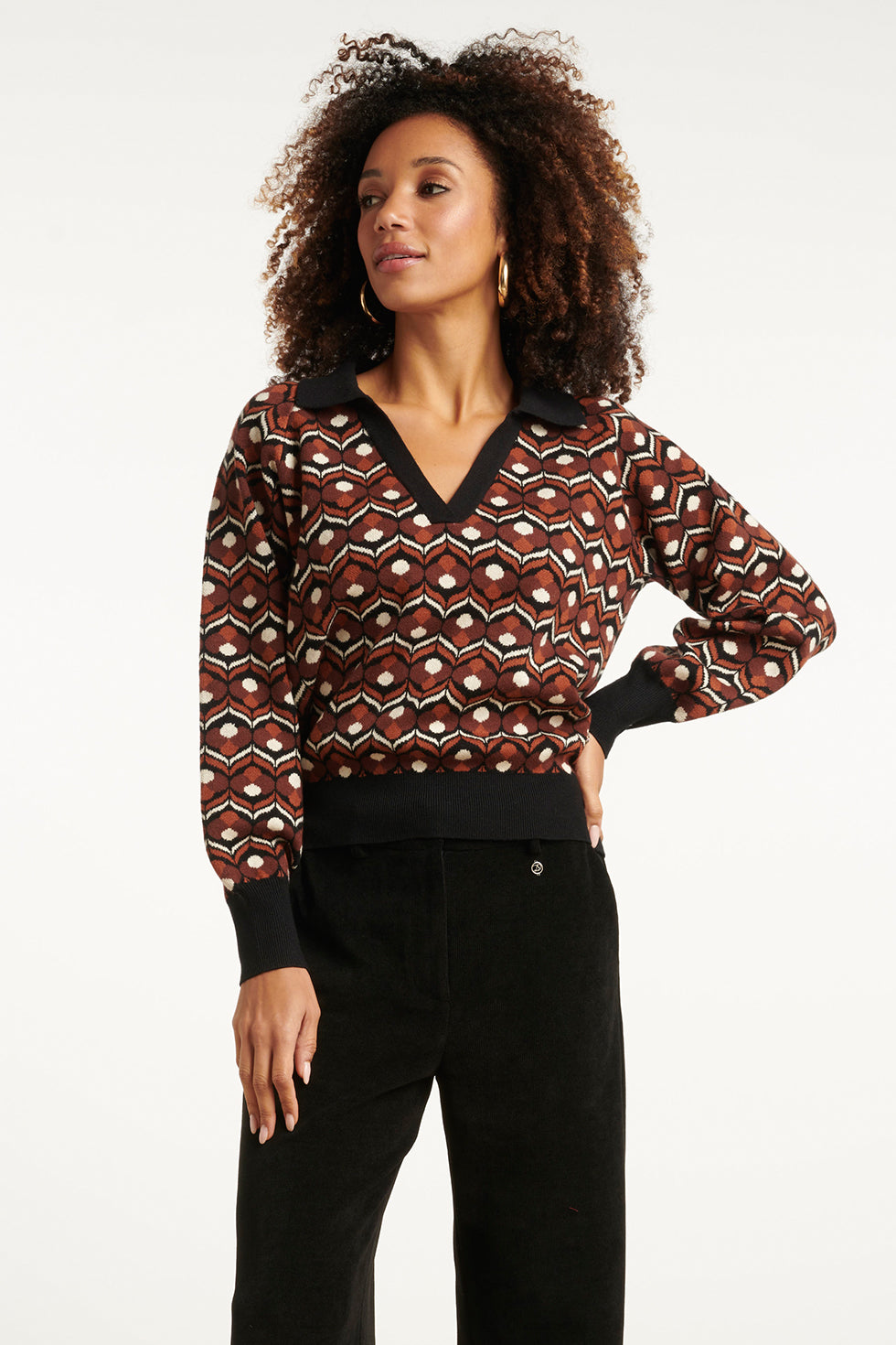 25530 Retro Gebreide Top In Bruin En Zwart Met V-Hals En Kraag | Brown - Black