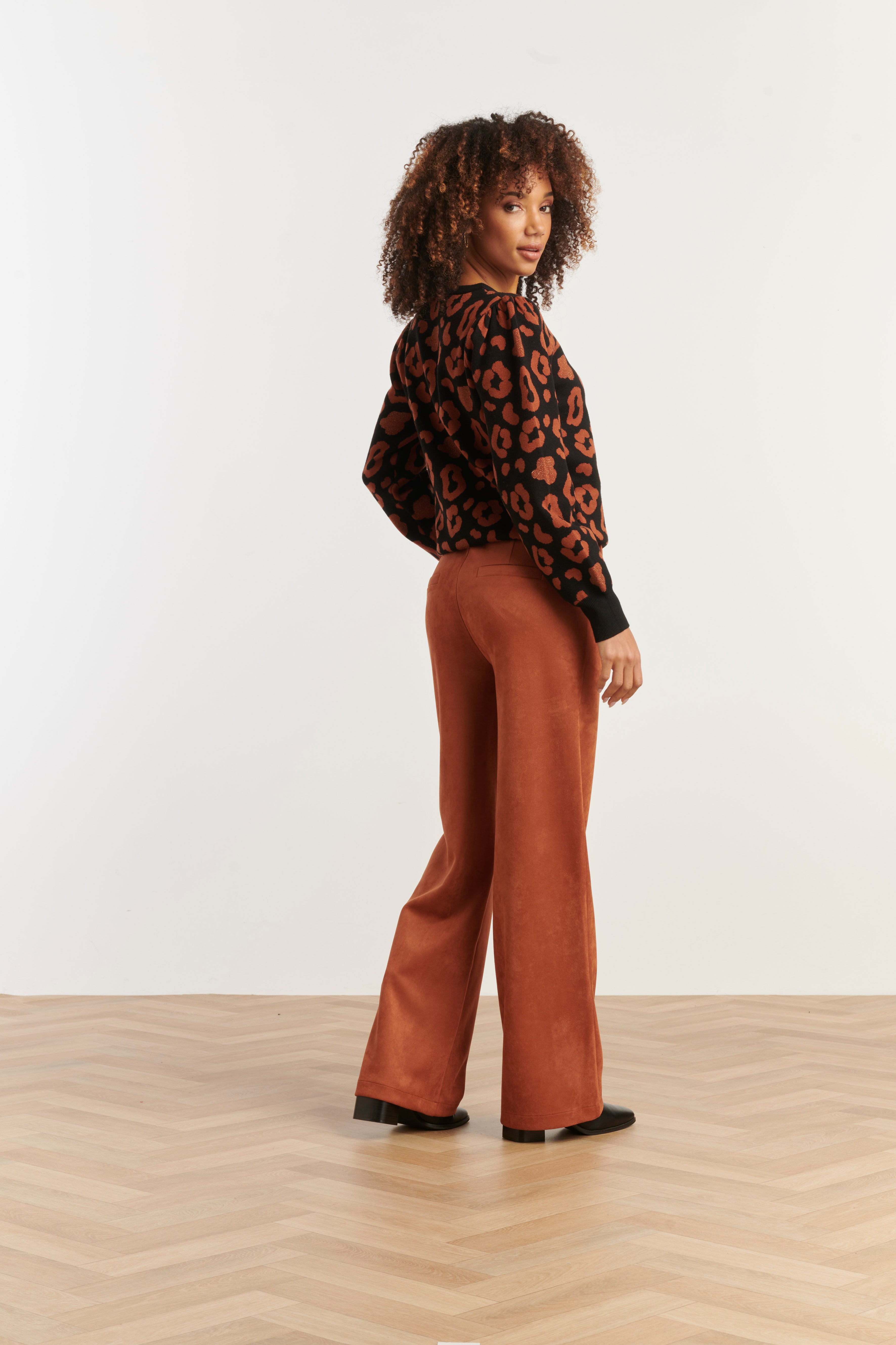 25535 Gebreide DierEnprint Knit Top Zwart en Cognac | Black - Cognac