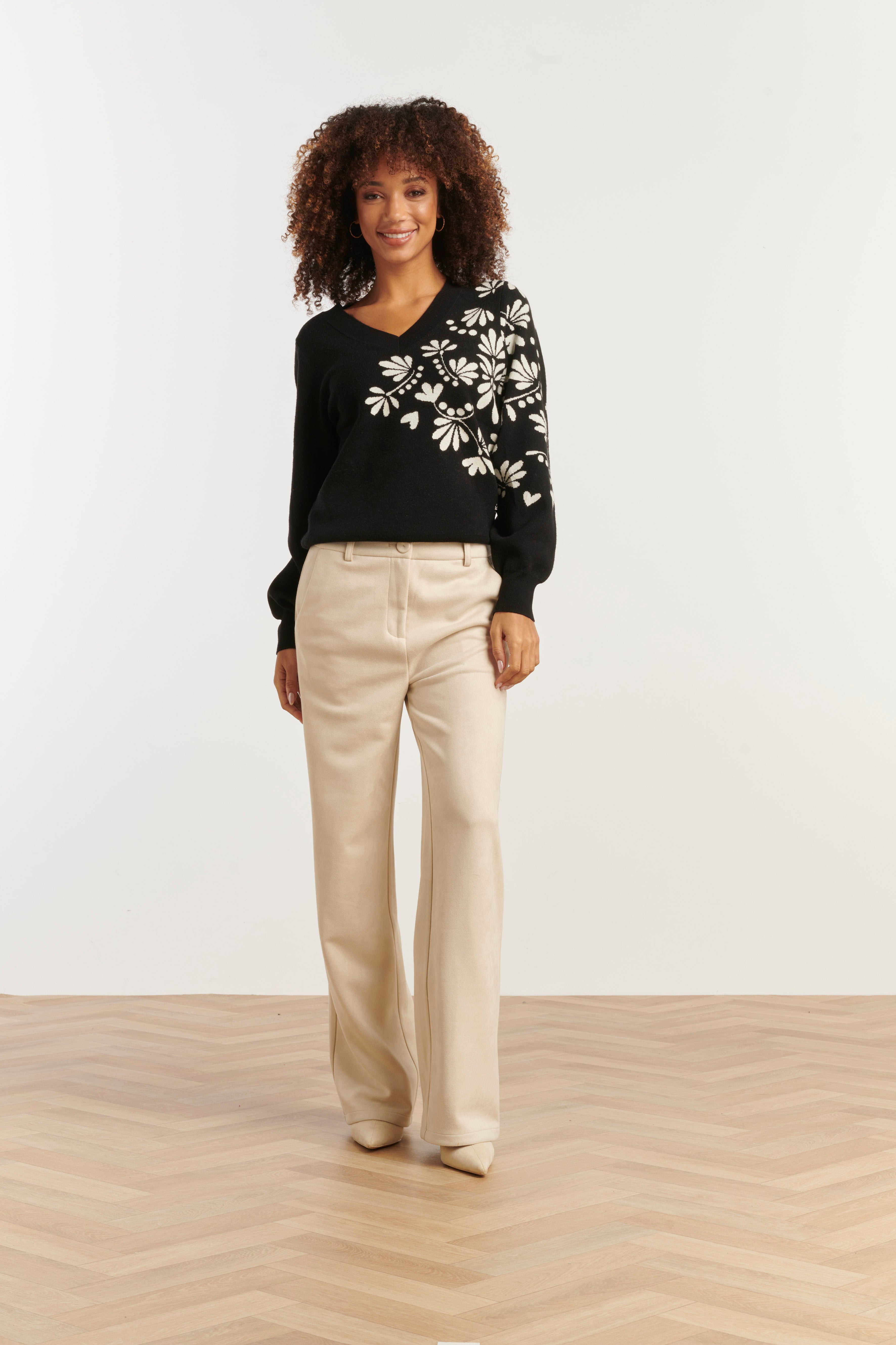 25537 Zwart En Offwhite Bloemenprint Met V-Hals Gebreide Top | Black - Off White