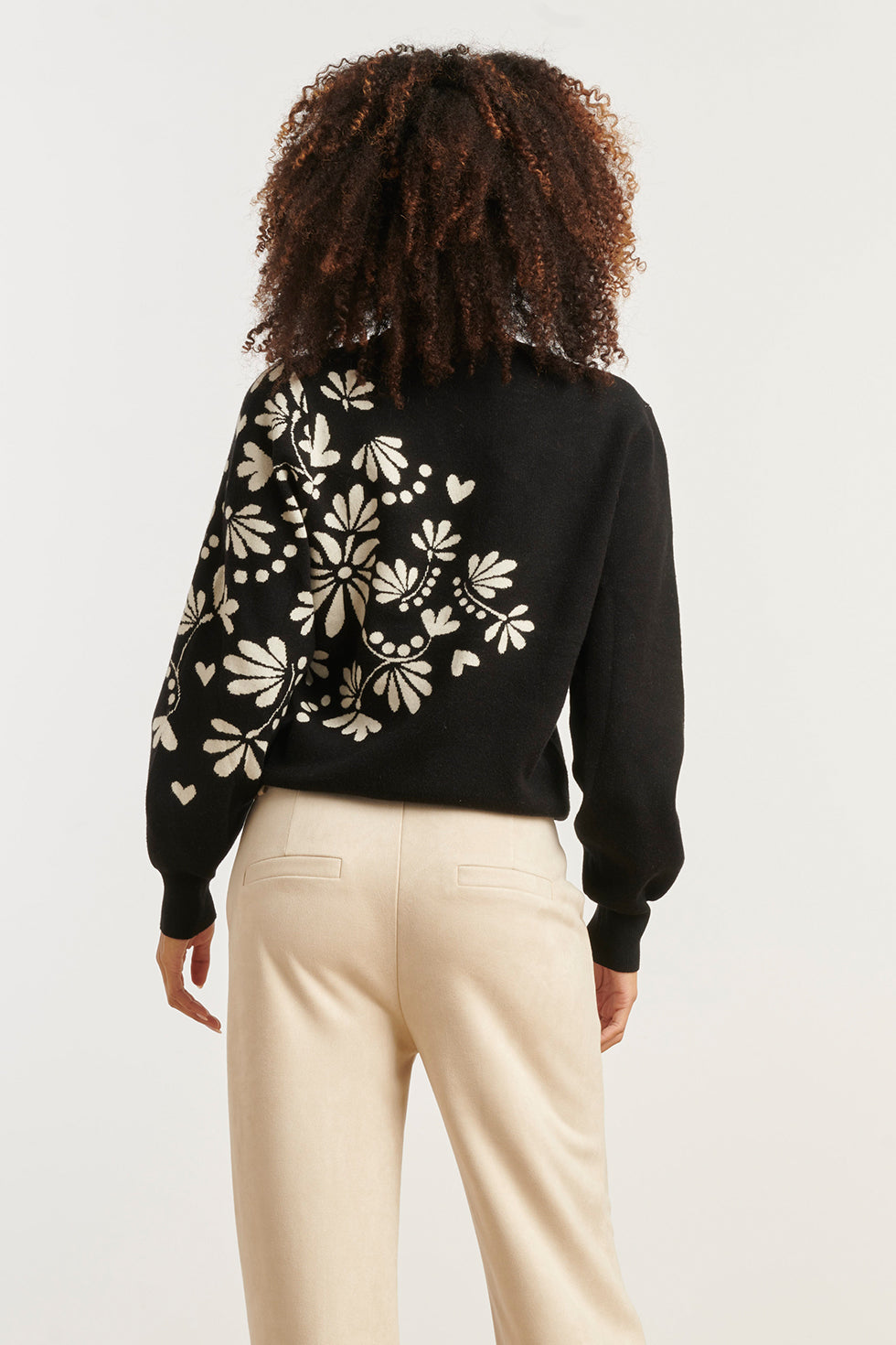 25537 Zwart En Offwhite Bloemenprint Met V-Hals Gebreide Top | Black - Off White