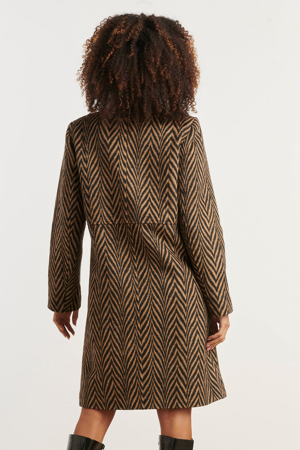 25539 Jas Met VisgraatprInt in Zwart En Camel | Black - Camel