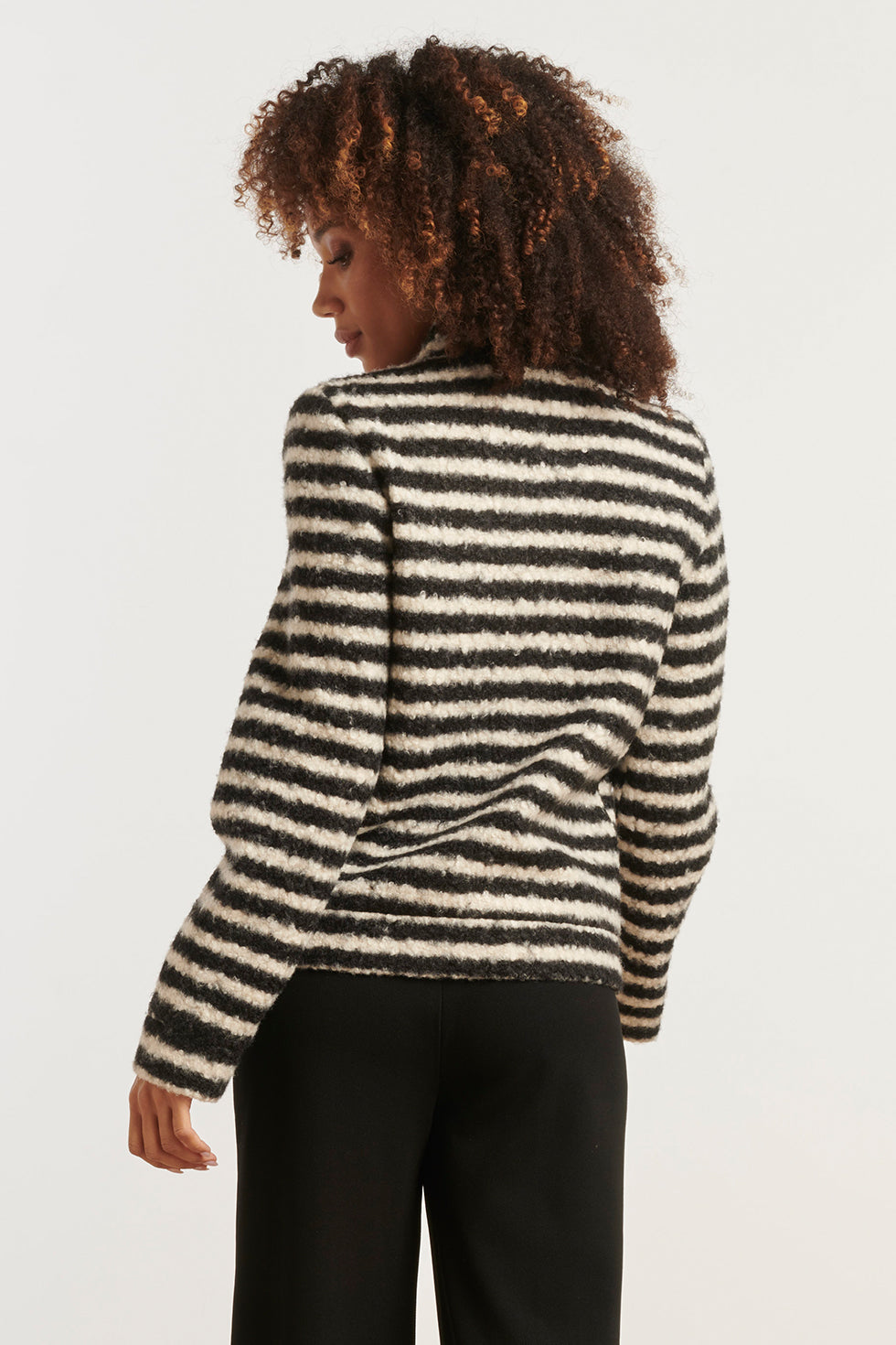 25544 Korte Bouclé Jas Met Zwart En Off-White Strepen | Black - Off White