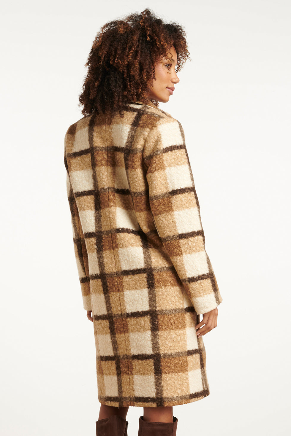 25546 Smashed Lemon Bouclé Ruitjesjas | Camel - Off White