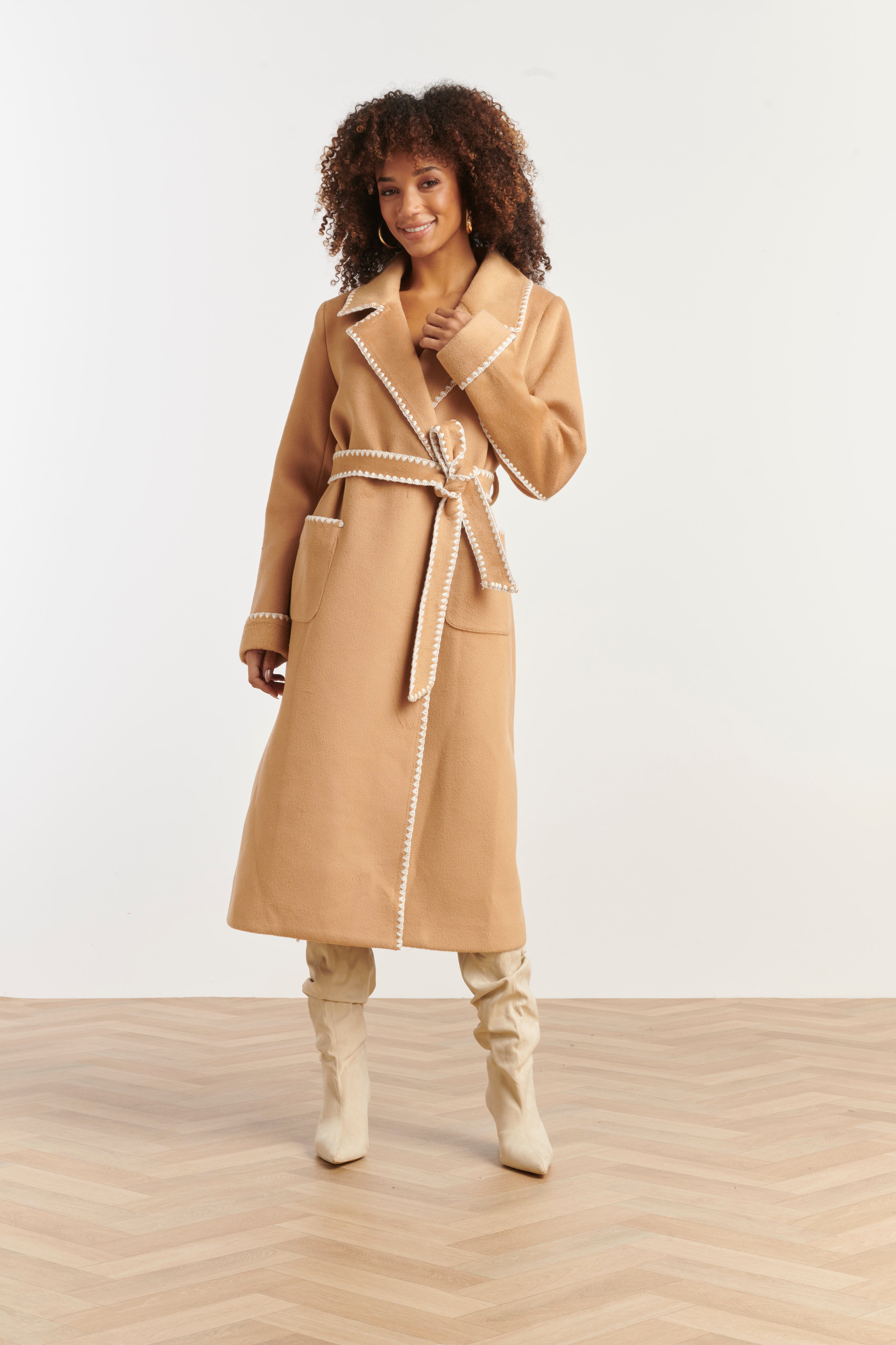 25547 Smashed Lemon Lange Jas met Contraststiksel | Camel