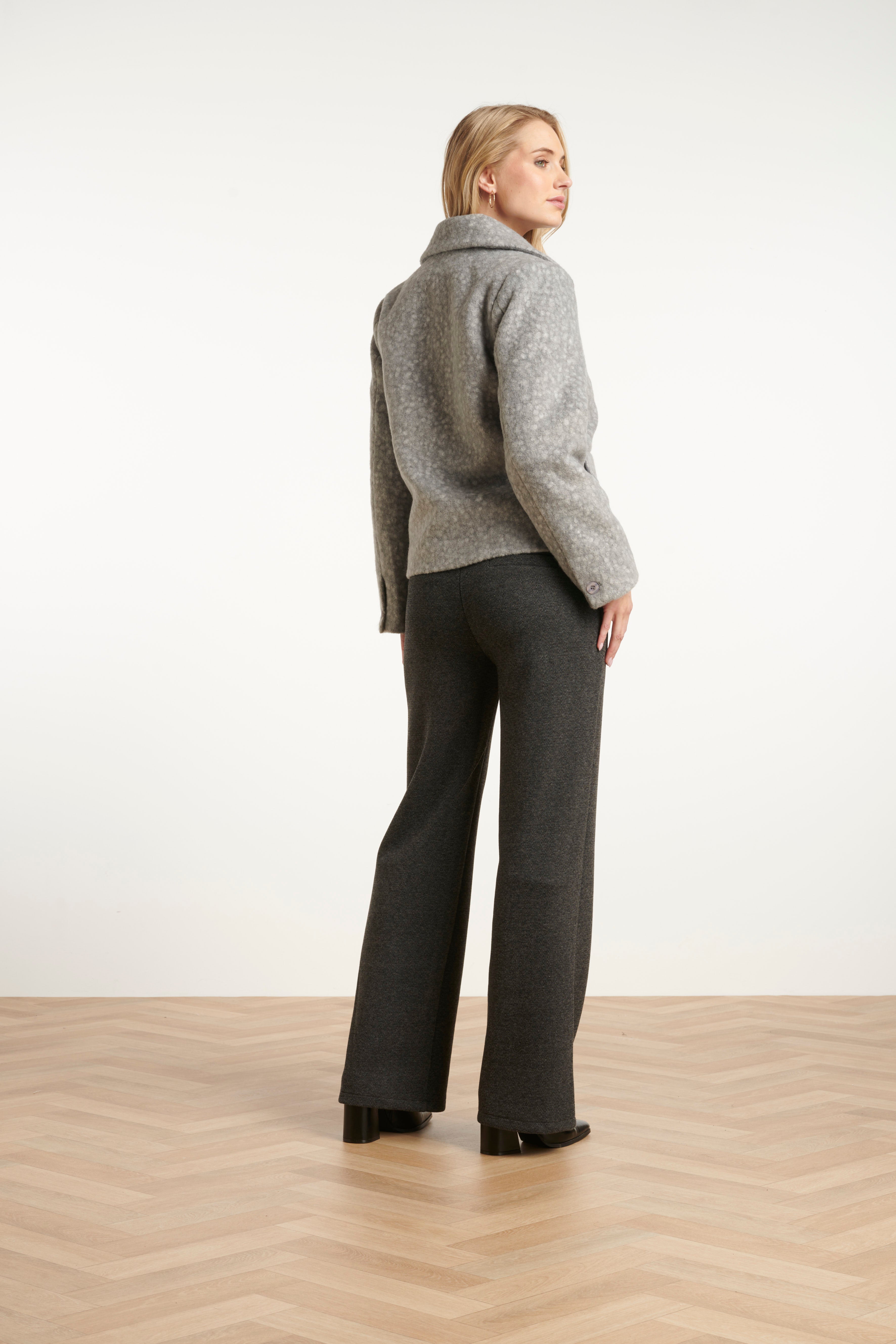 25552 Smashed Lemon Bouclé Jas met Kraag | Grey