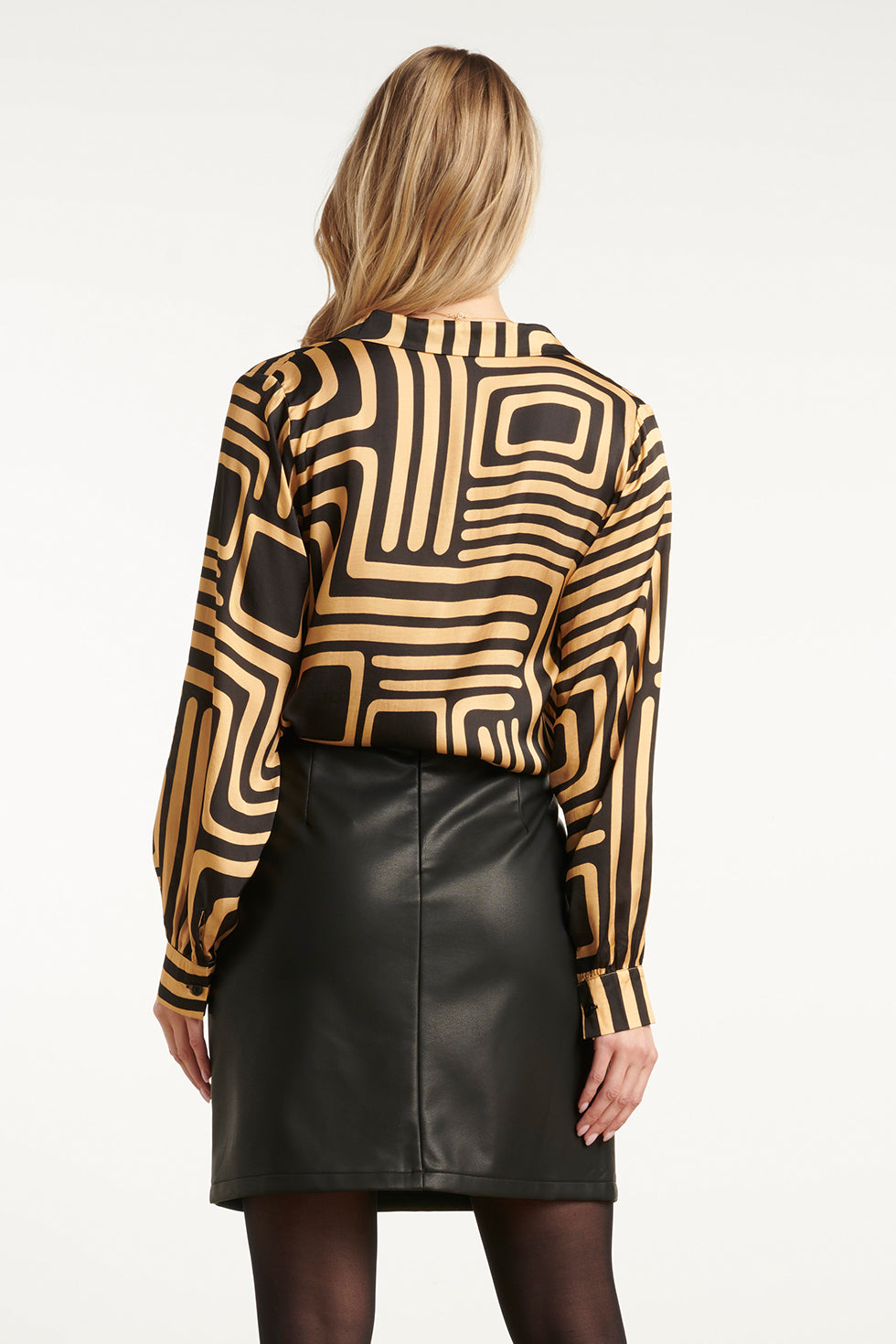 25579 Zwart En Goud Grafische Geprint Top Met Kraag | Black - Camel