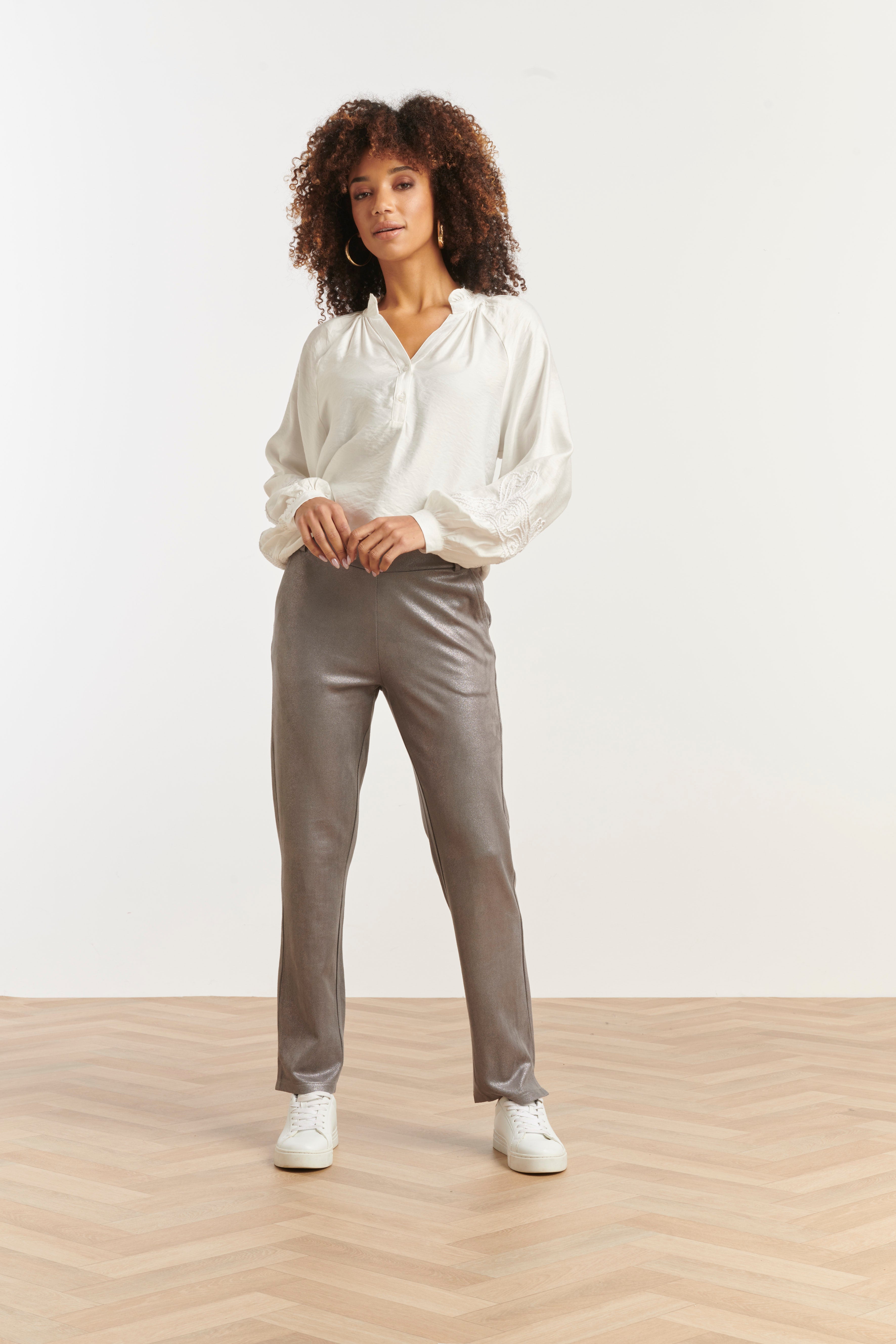 25612 Damestop Met Lange Mouwen Hartborduursel | Off White