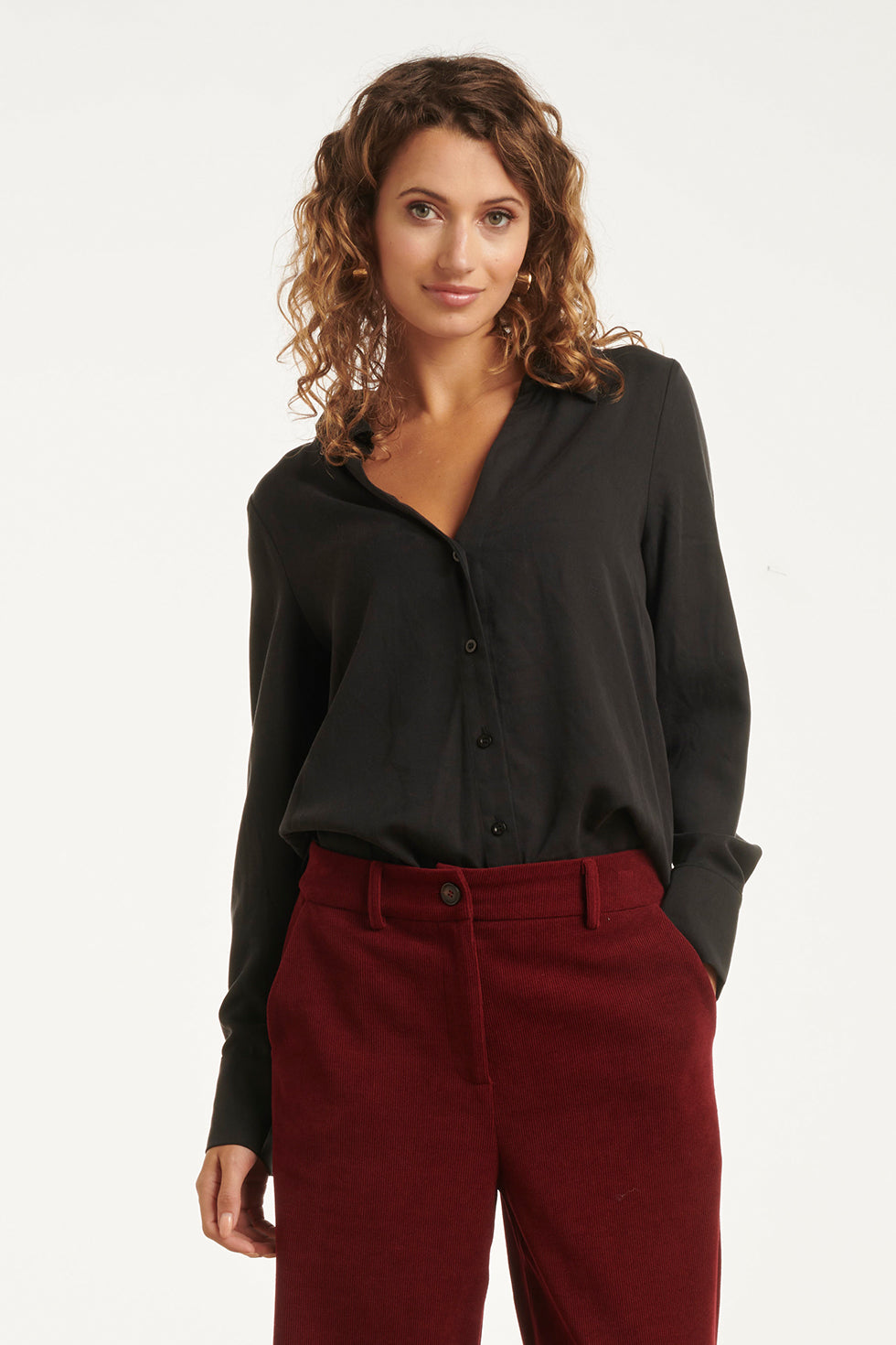 25613 Doorknoopshirt Met V Hals & Kraag | Black