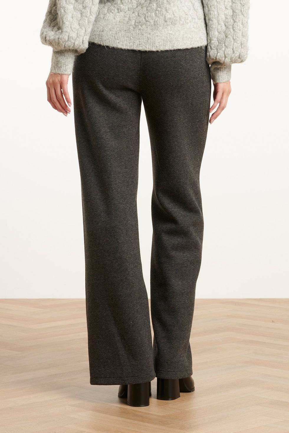 25614 Smashed Lemon Dameslange Broek met Losvallende Fit | Charcoal