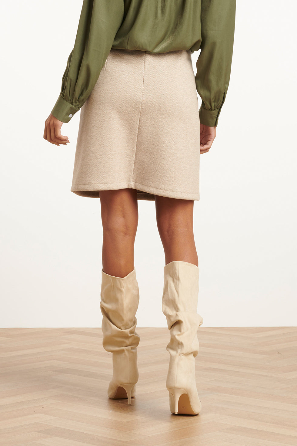 25615 Damesgetailleerde Rok Zand | Sand