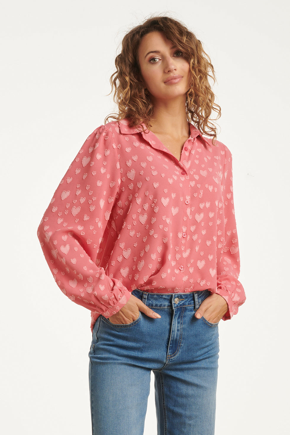 25623 Damesblouse Met Hartjesmotief Lange Pofmouwen | Cerise