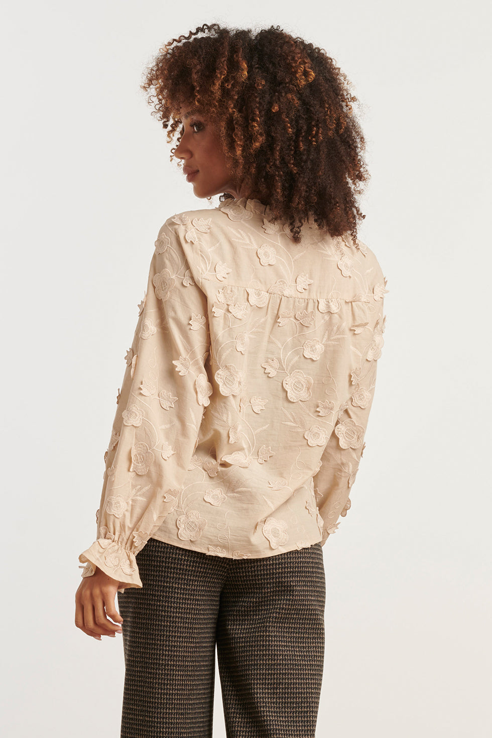 25624 Smashed Lemon Dames3d Bloemenprint Top met V Hals | Sand