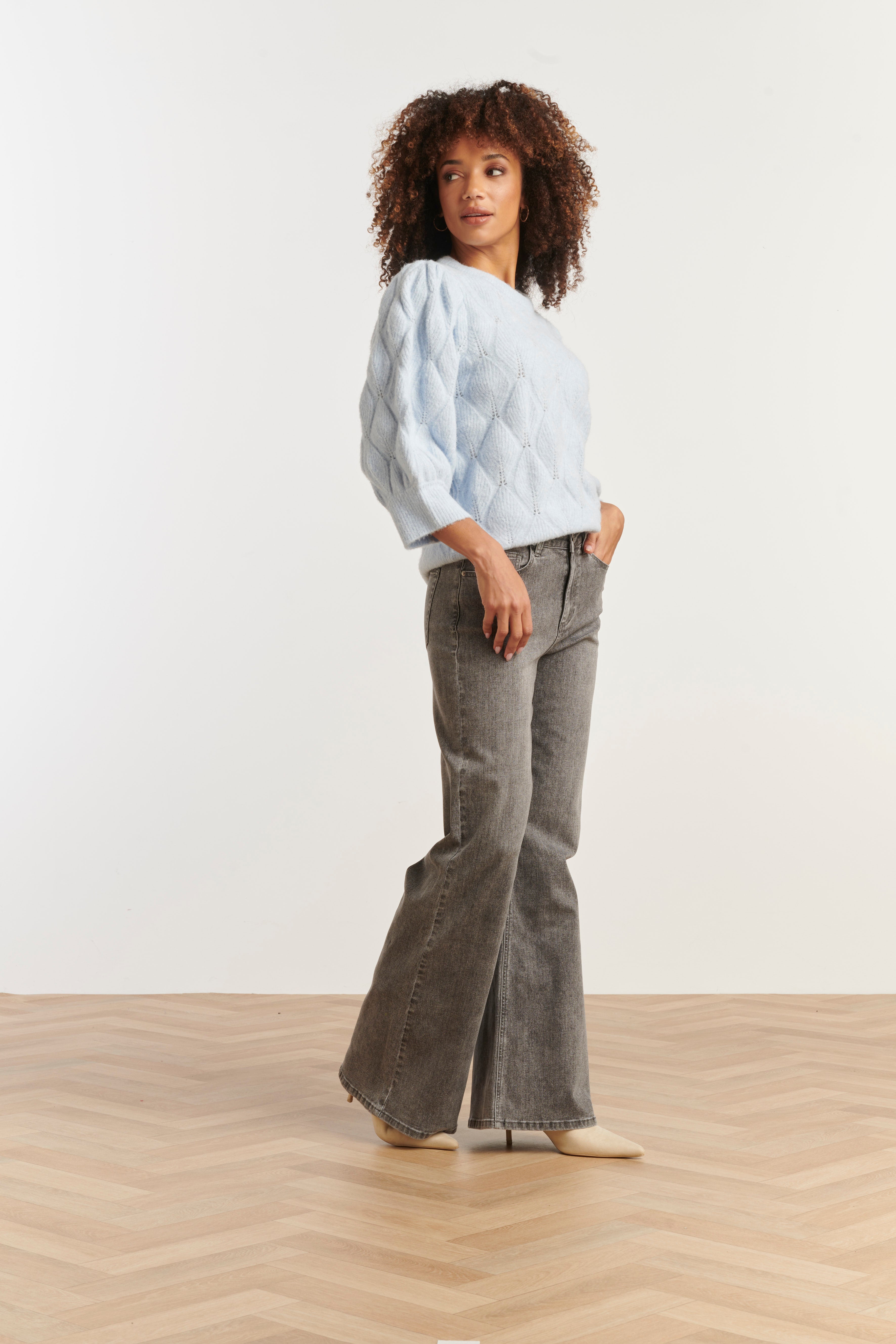 25629 Smashed Lemon Mediumblauwe Flared Jeans | Grey Denim