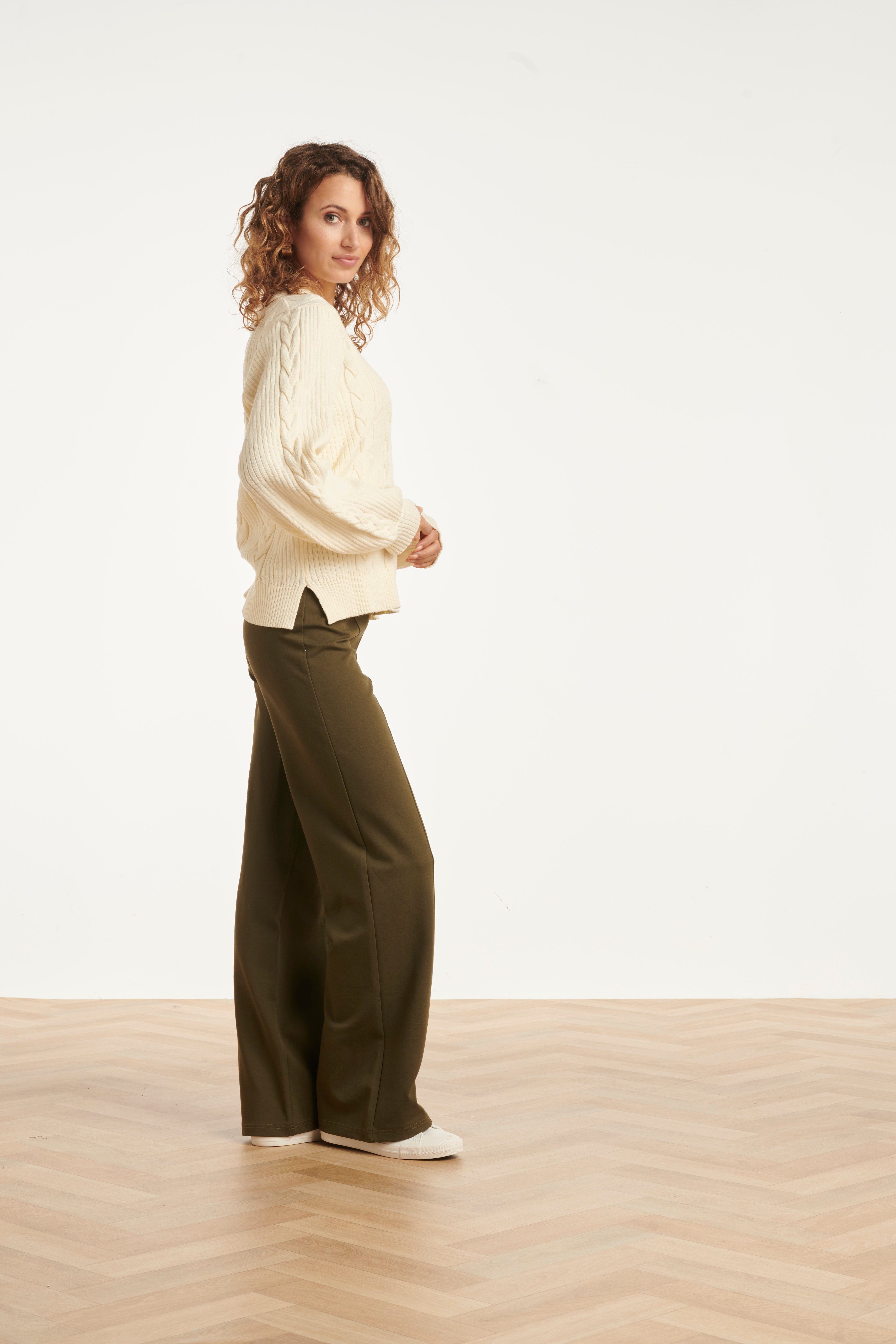 25636 Smashed Lemon Damesstretch Charcoal Broek met Wijde Pijpen | Army