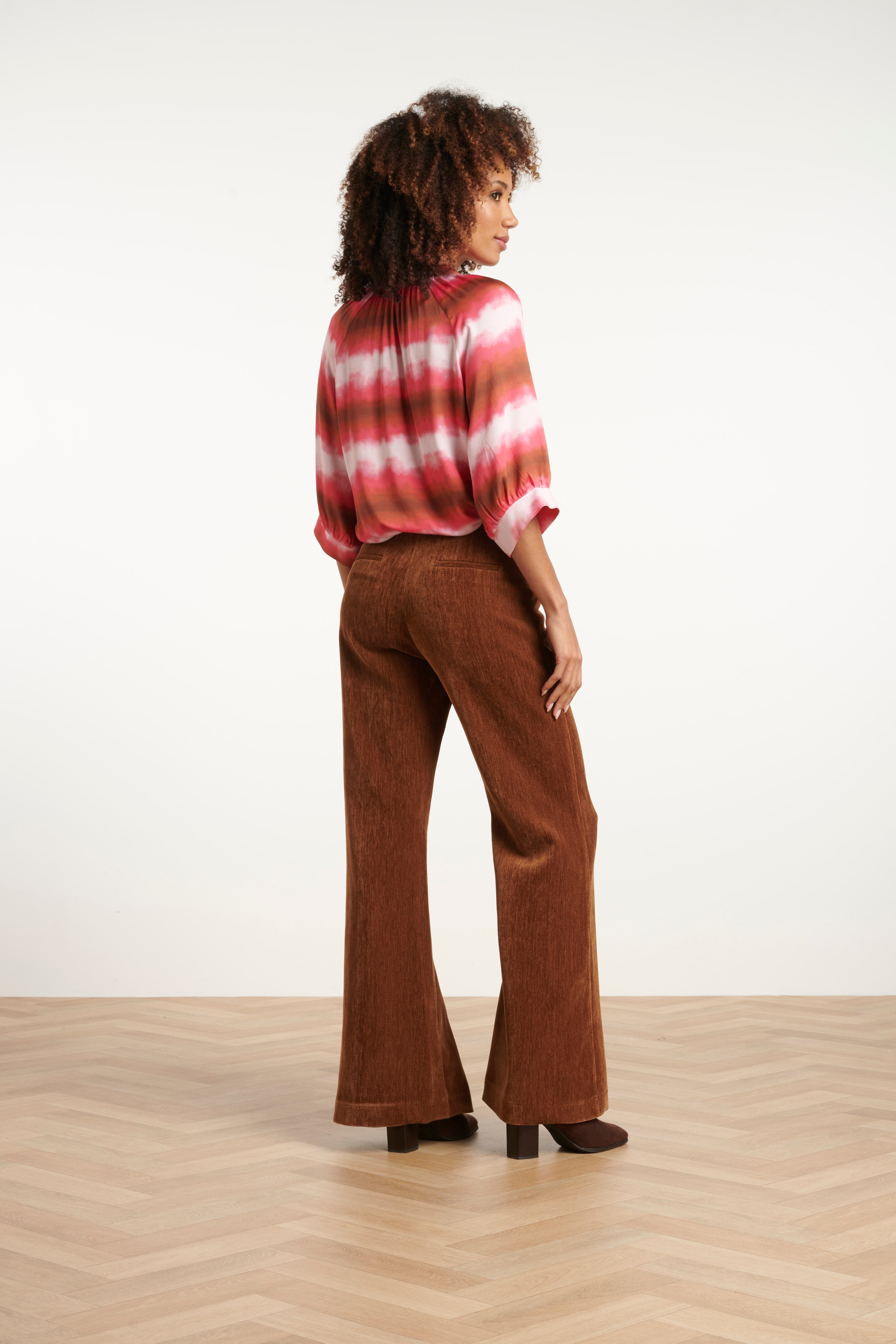 25648 Retro Chic Bruine Flared Broek | Brown