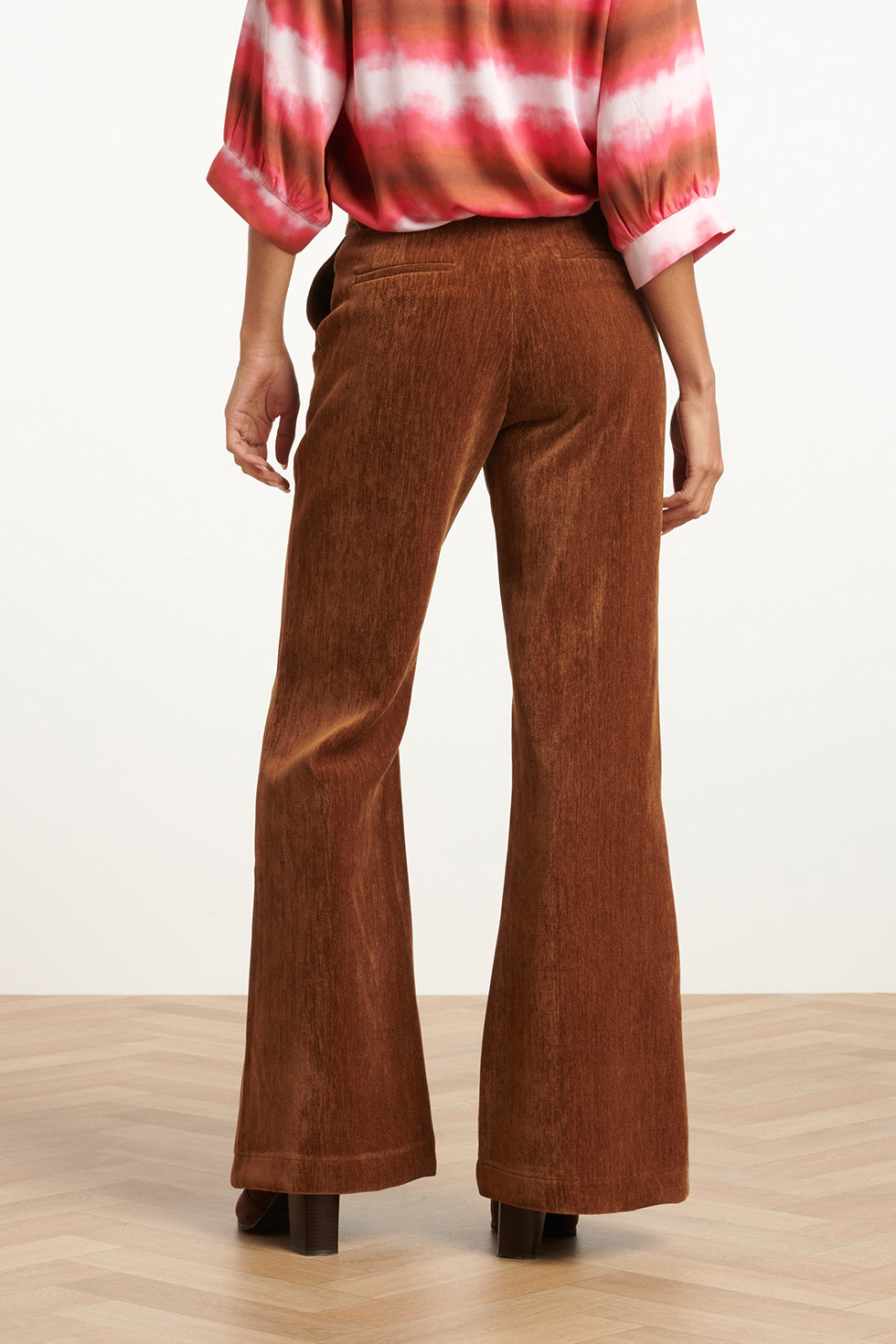 25648 Retro Chic Bruine Flared Broek | Brown