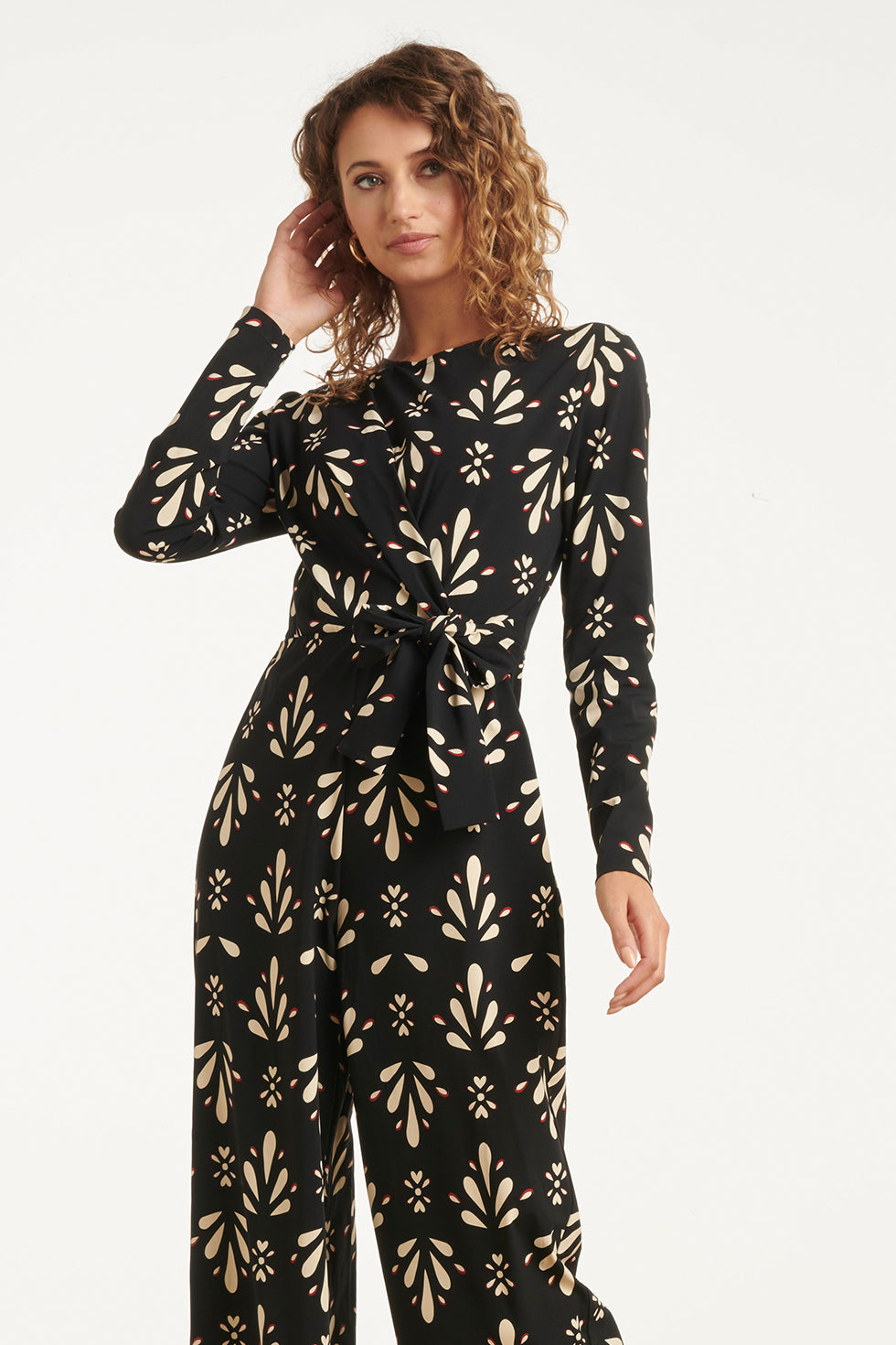 25666 Zwart en Wit ornamentaal print Jumpsuit in Travelkwaliteit | Black - Off White