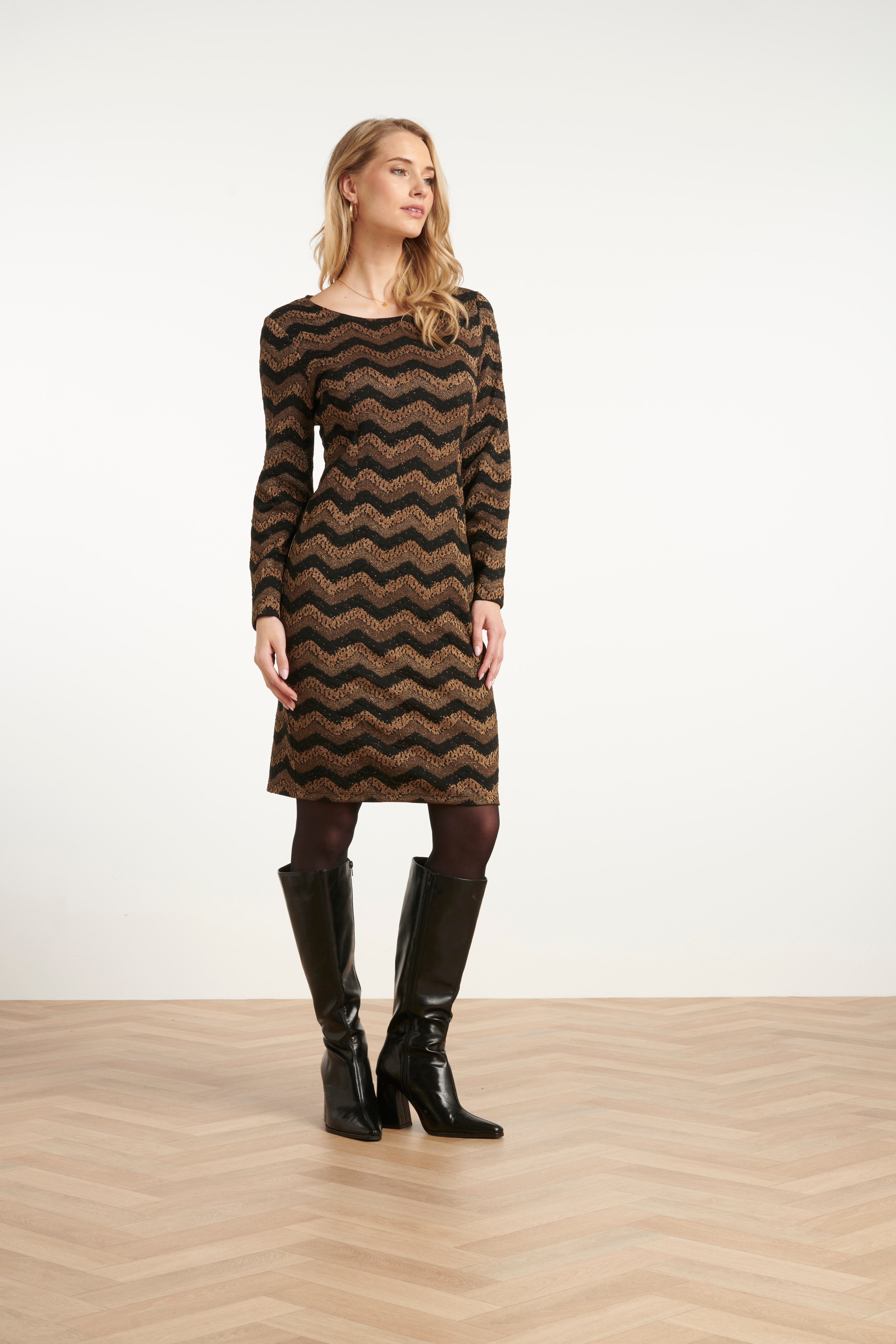 25675 Zig-Zag Jurk Met Zwart En Goud Lurex | Black - Gold